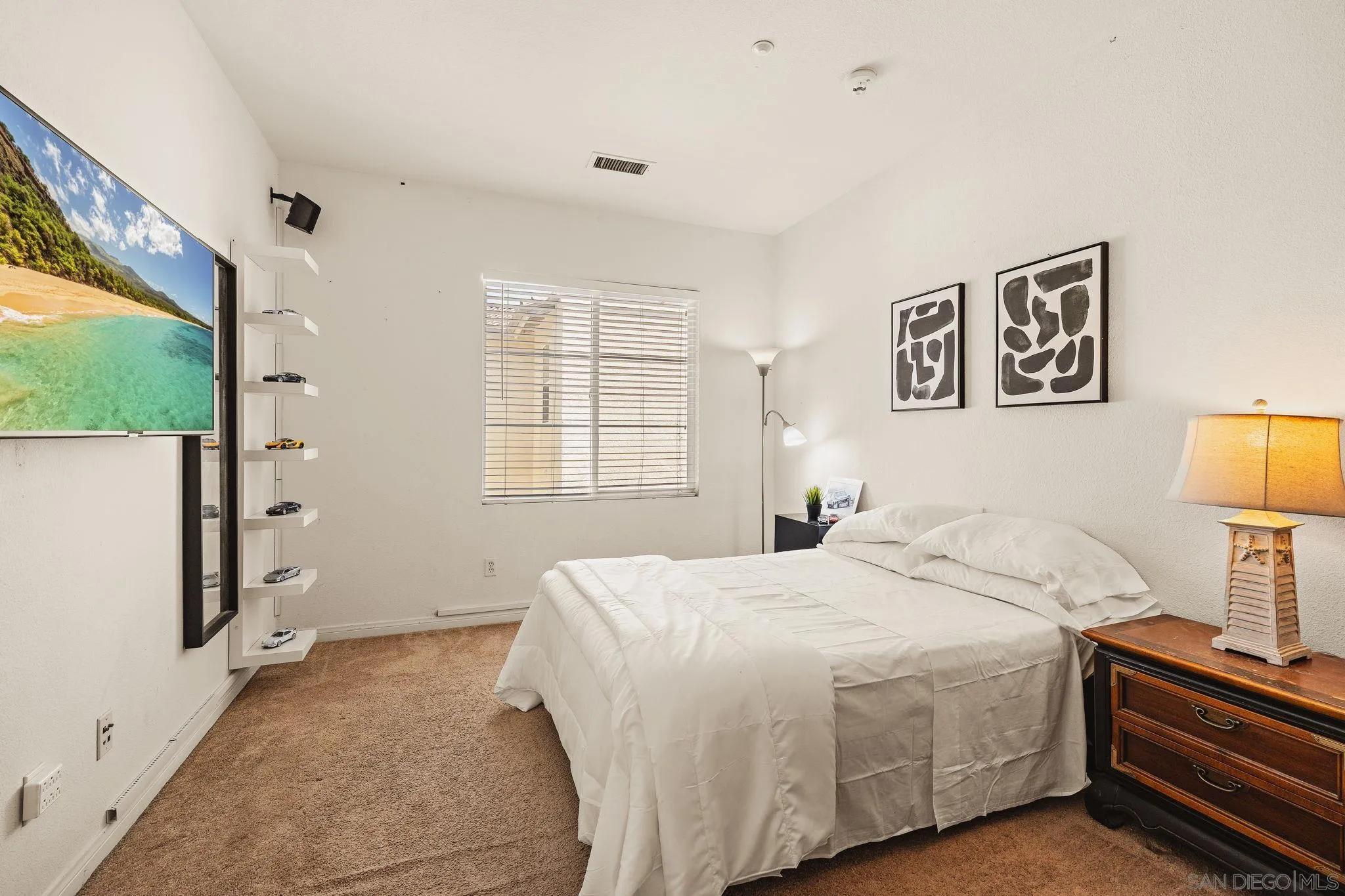 https://cdn.realtyfeed.com/cdn/127/260011358/62e56f3313068036f5a72658be7d3349.webp
