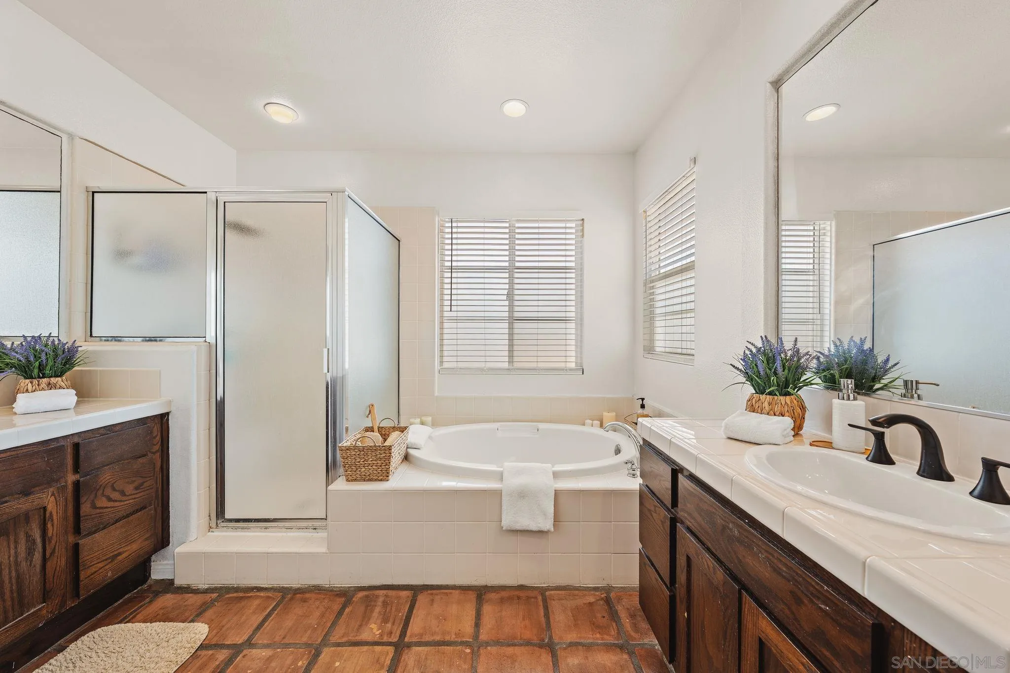 https://cdn.realtyfeed.com/cdn/127/260011358/d940feb27bea7626d7b7b6ff27dd8b20.webp
