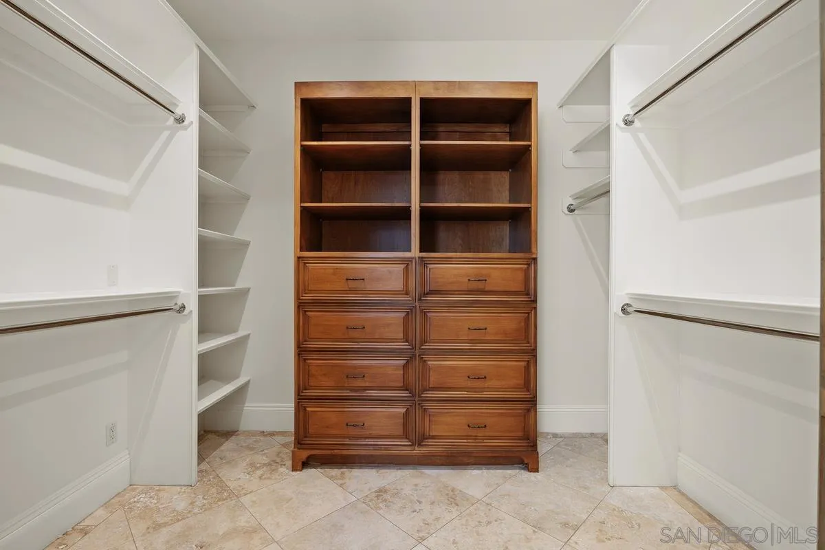 https://cdn.realtyfeed.com/cdn/127/260011360/55a8138208401a8b37d4e1333d649d19.webp