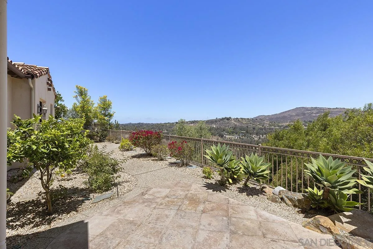 https://cdn.realtyfeed.com/cdn/127/260011360/55b959effb7e2f9ad8477e729f26b723.webp