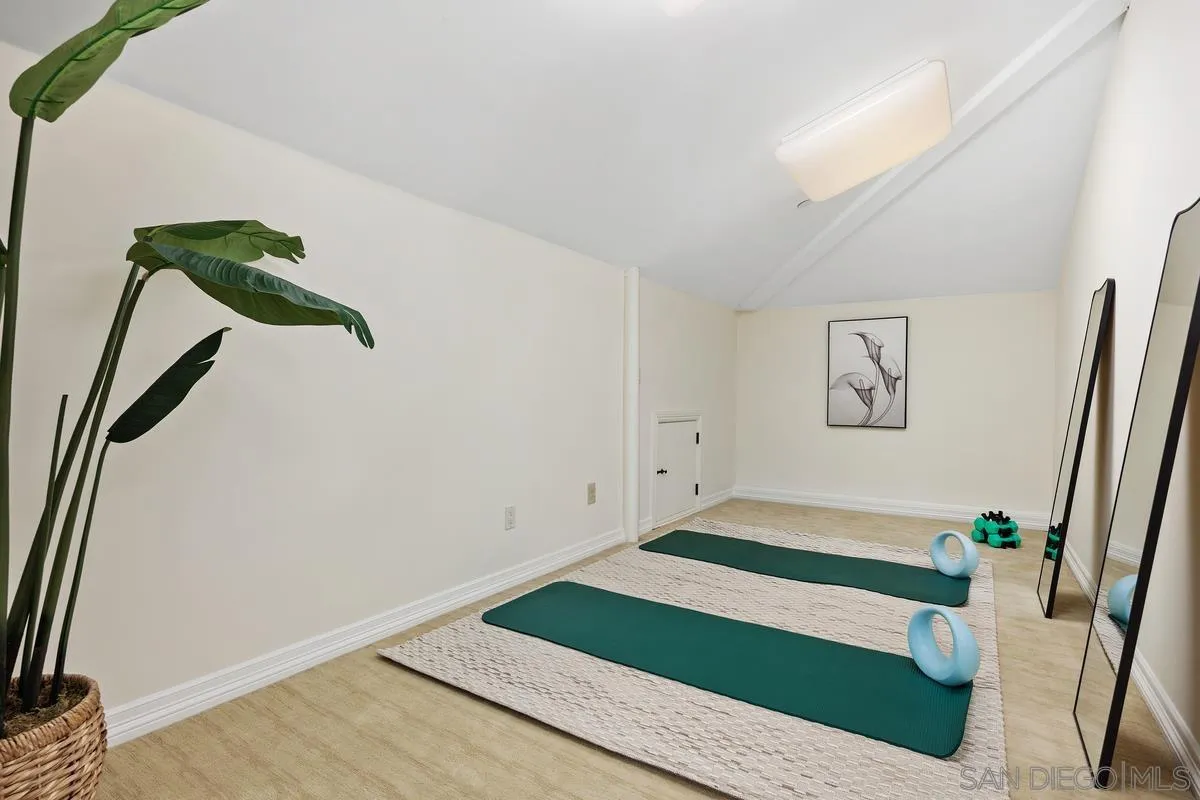 https://cdn.realtyfeed.com/cdn/127/260011360/5e77cdad8ce47799cfb5af91c933ec98.webp