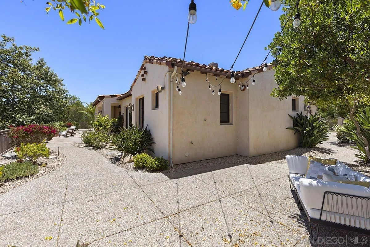 https://cdn.realtyfeed.com/cdn/127/260011360/7967806dc629a96fe7966a2cbf0801ae.webp