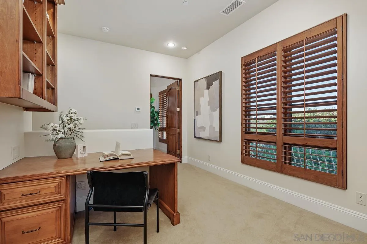 https://cdn.realtyfeed.com/cdn/127/260011360/796d3eef60aa882a1844374371dfb53e.webp