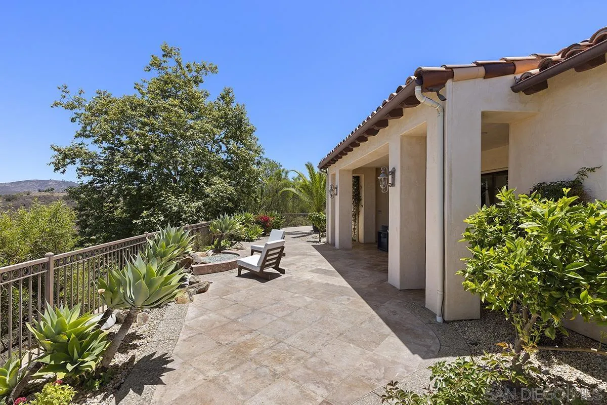 https://cdn.realtyfeed.com/cdn/127/260011360/e25a84d68f9ff6efb1c981c7c225ee11.webp