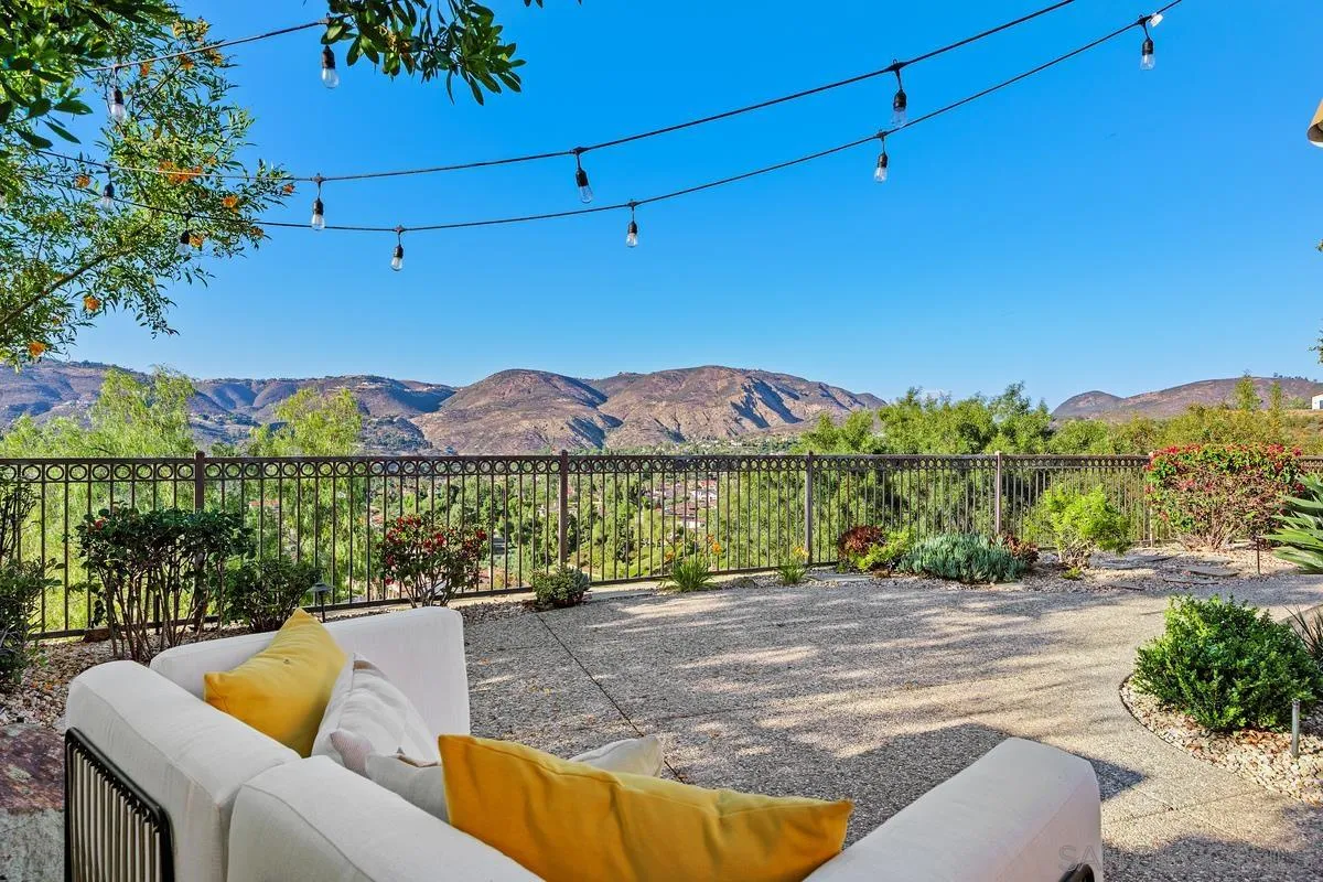 https://cdn.realtyfeed.com/cdn/127/260011360/f550eb0b8b7251a4540075ae69241a86.webp