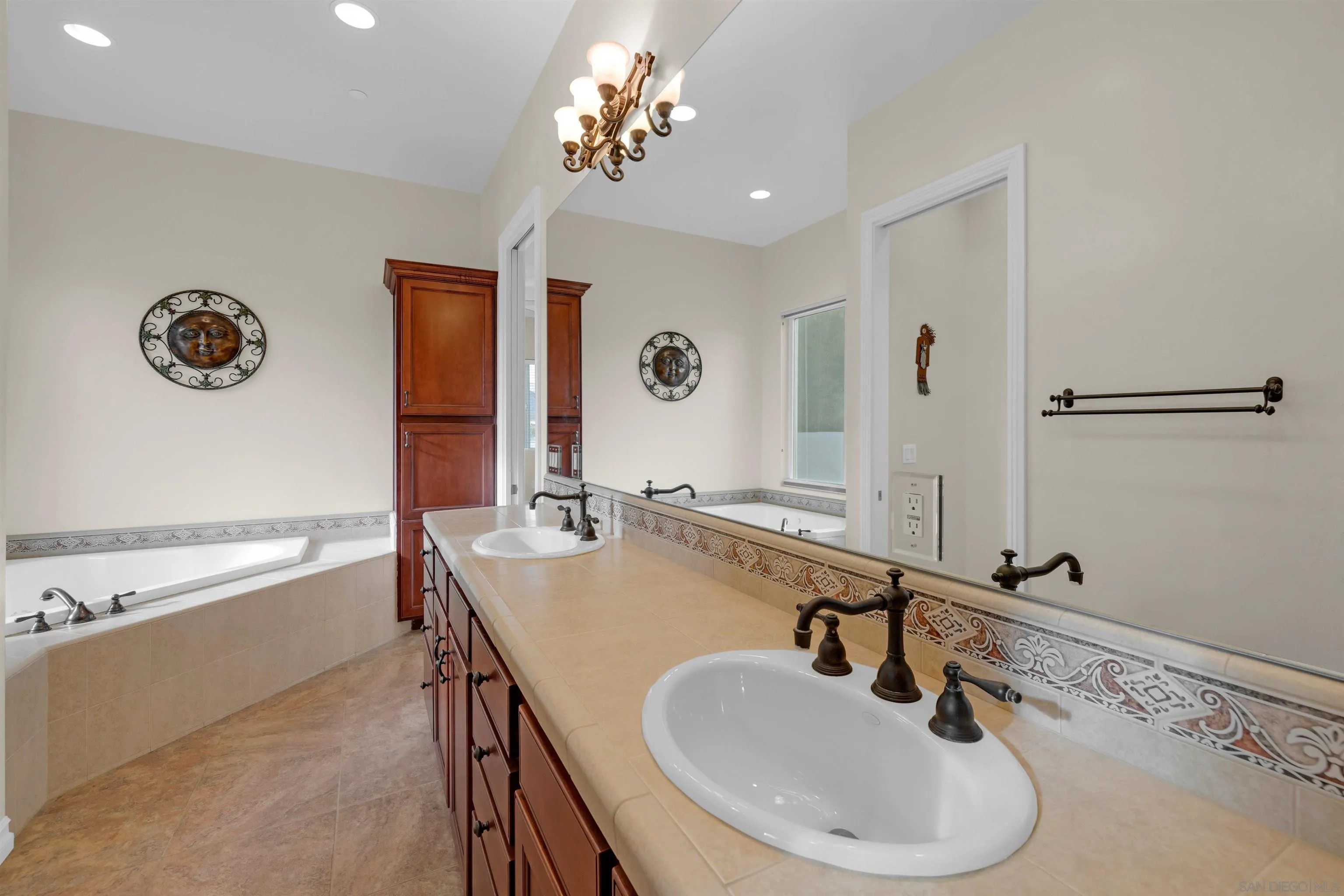 https://cdn.realtyfeed.com/cdn/127/260011361/122b8b45d269671c43e03b1ae7f2eb83.webp