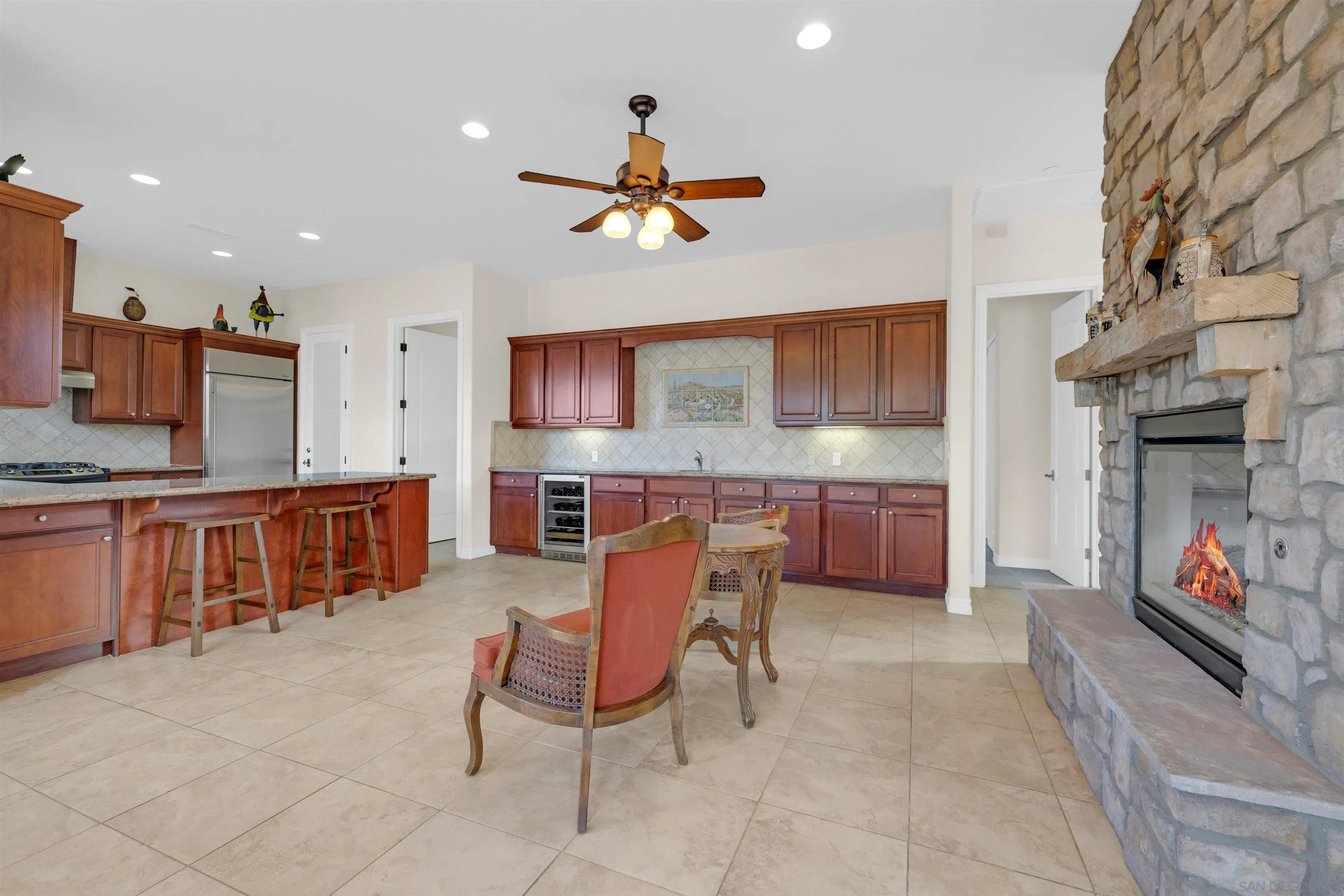 https://cdn.realtyfeed.com/cdn/127/260011361/53c25fb2a425e001fd870d741e81687a.webp