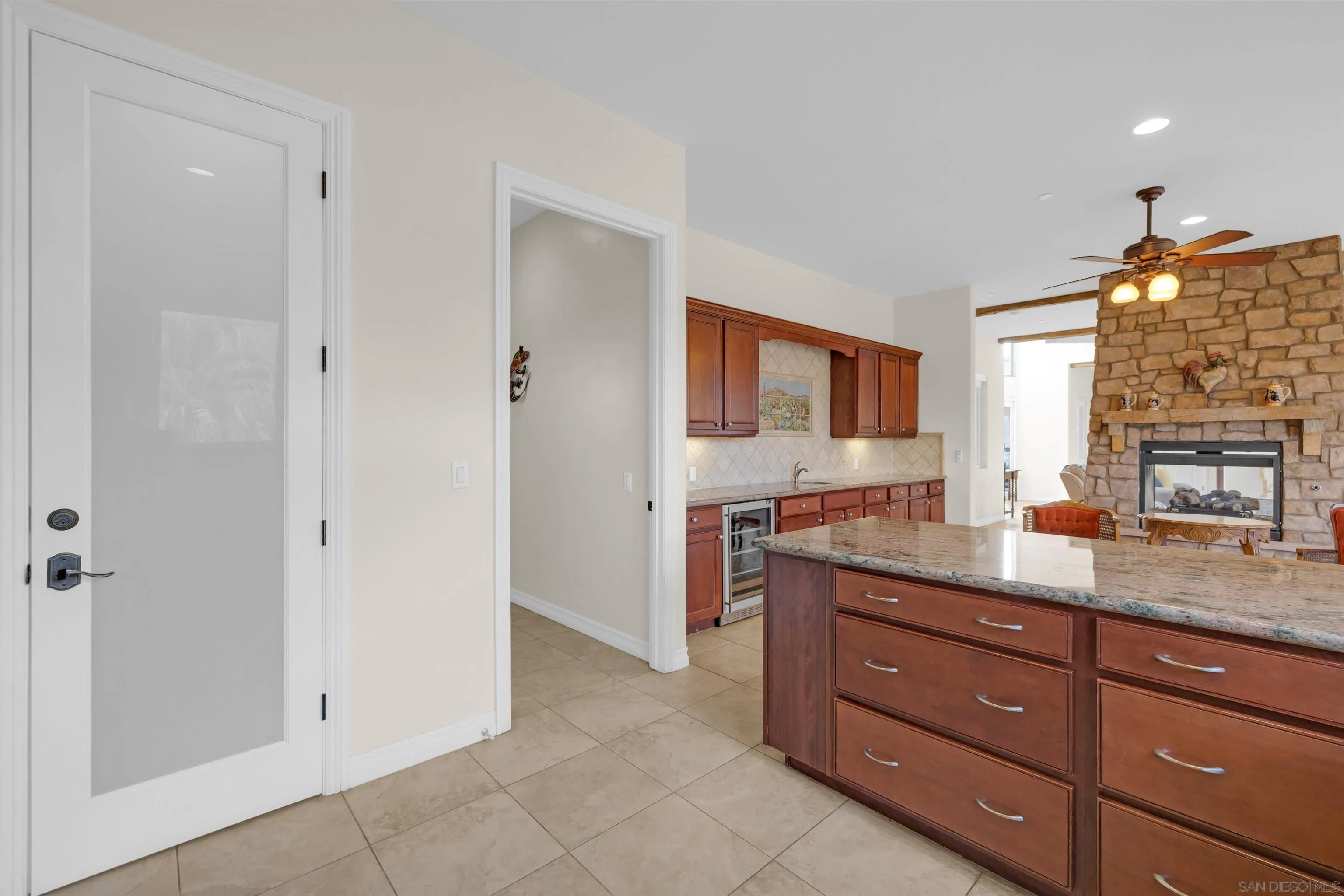 https://cdn.realtyfeed.com/cdn/127/260011361/579fa3a433189944730f27473aa35c0a.webp