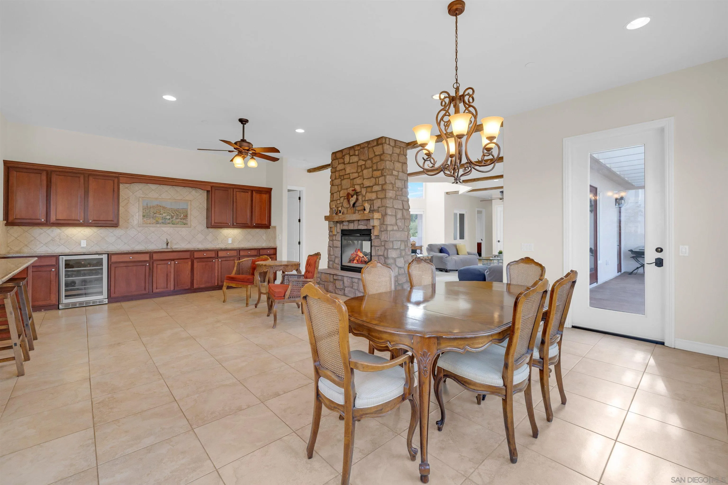 https://cdn.realtyfeed.com/cdn/127/260011361/dc6686994ddad91af64c89b00cc87322.webp