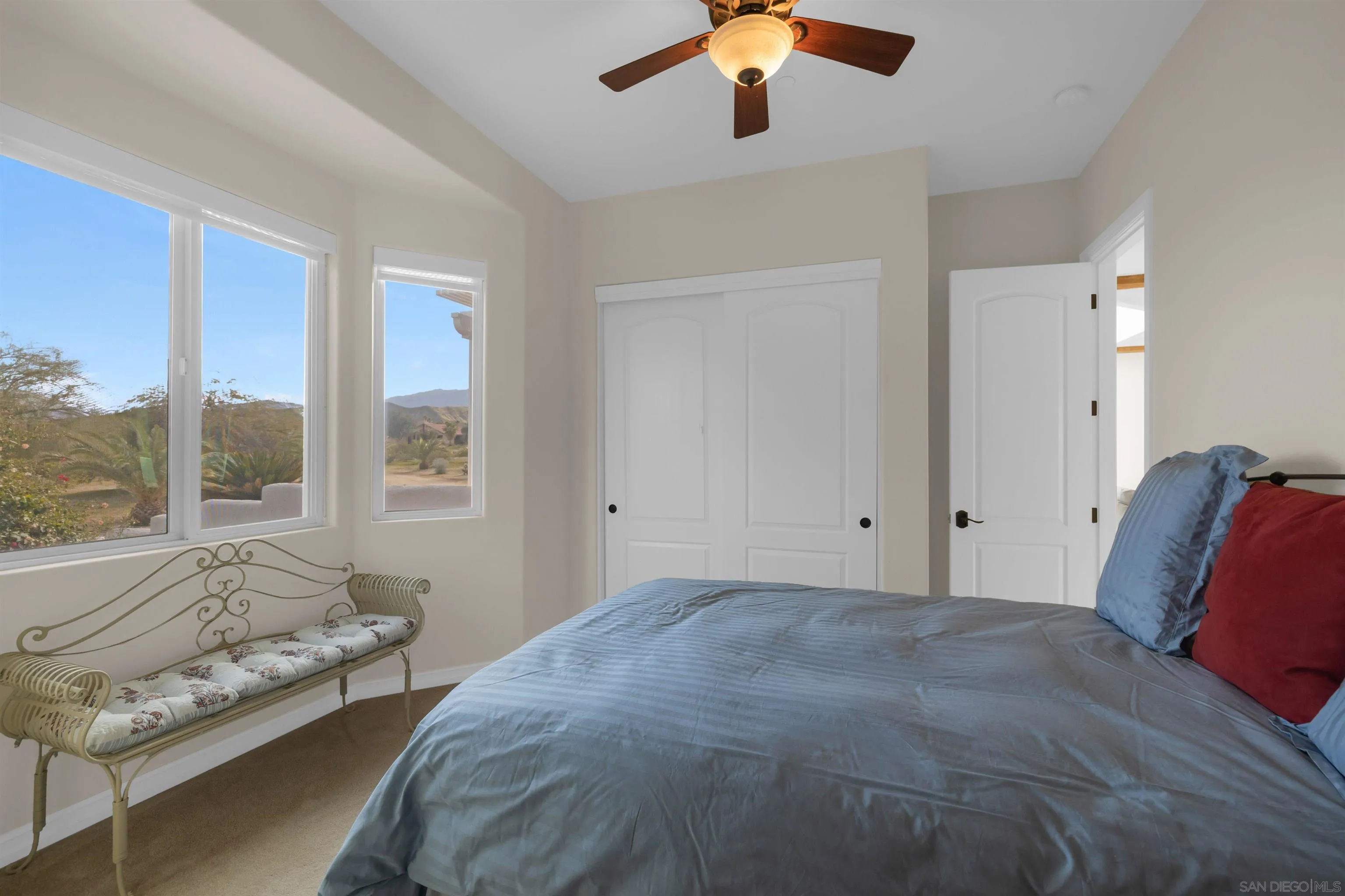 https://cdn.realtyfeed.com/cdn/127/260011361/ee308387e8c146397457c6d4e38393aa.webp