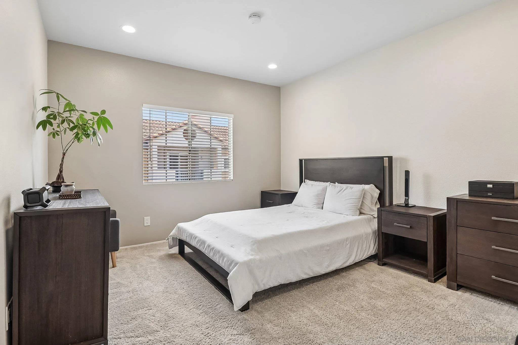 https://cdn.realtyfeed.com/cdn/127/260011363/72bdb79192d648773f425a44a7b4f5c7.webp