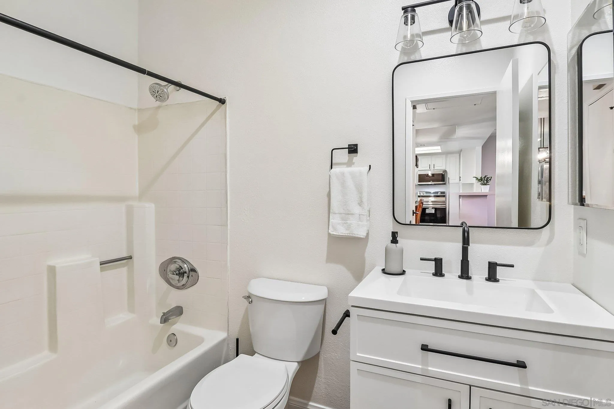 Photo #14: 260011363 Listing: Photo #14