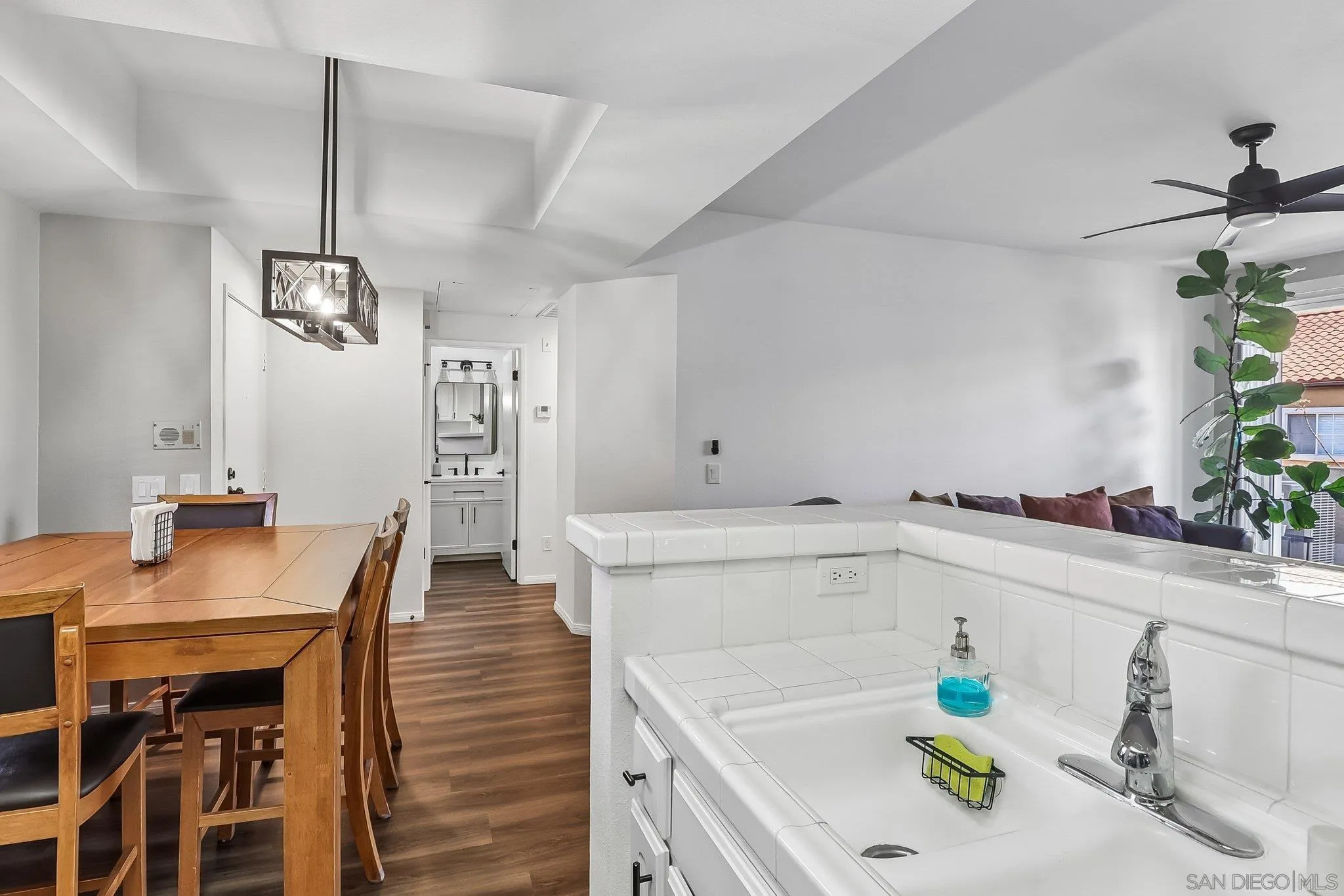 https://cdn.realtyfeed.com/cdn/127/260011363/9bc382c371c2ce1046ba9050af789e37.webp
