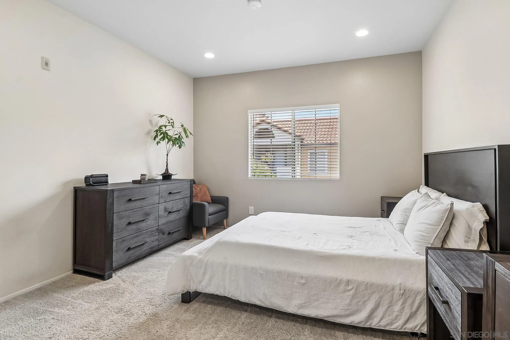 https://cdn.realtyfeed.com/cdn/127/260011363/9f7c58bd0ea30e5656192e1f34a4c028.webp