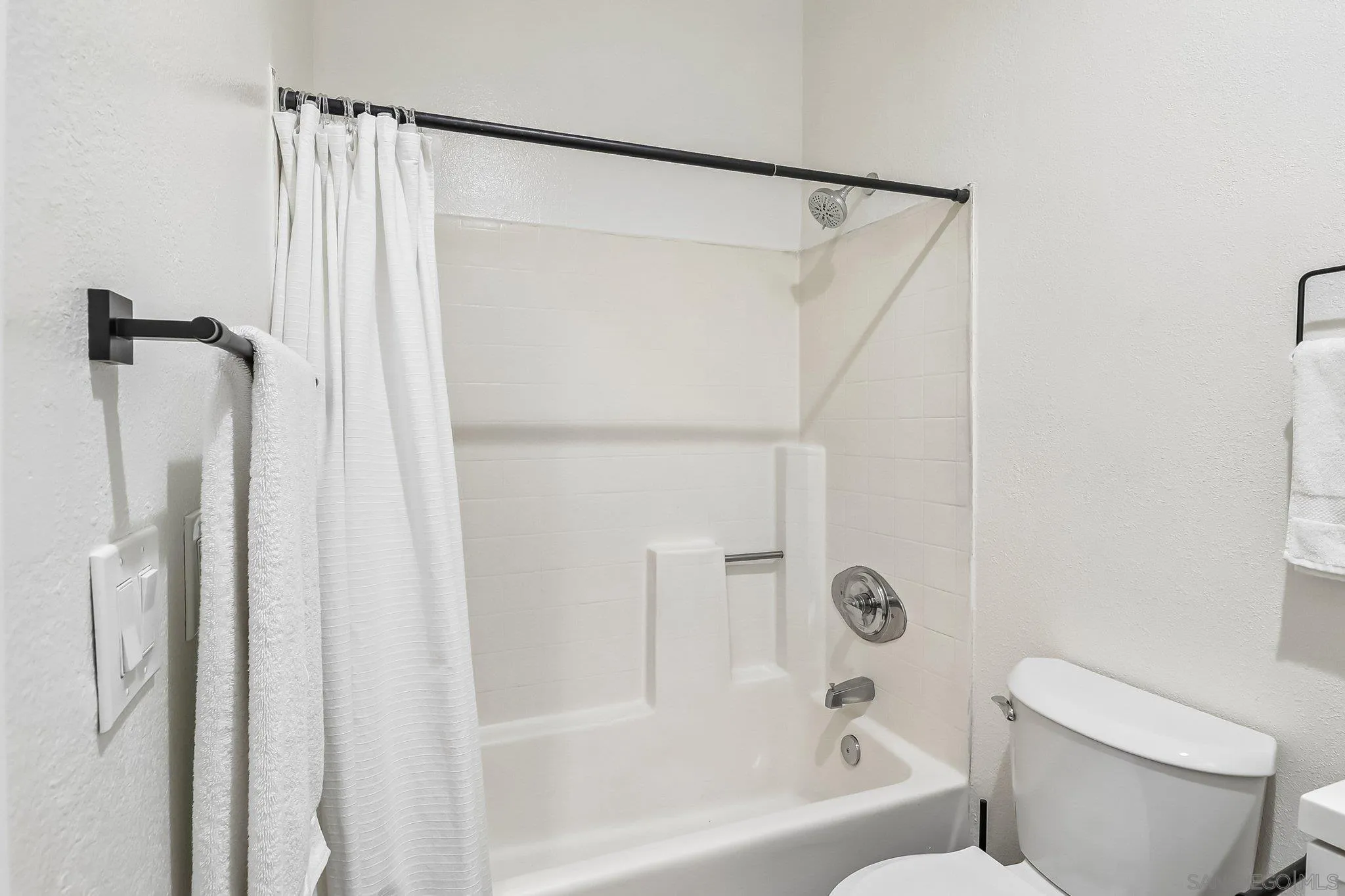 https://cdn.realtyfeed.com/cdn/127/260011363/e37c3acea28e00aeea3c1fb0e2d747b1.webp