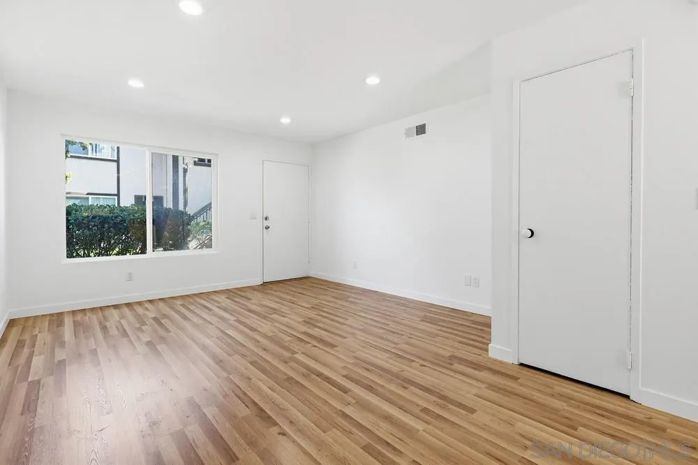 https://cdn.realtyfeed.com/cdn/127/260011364/3a7d2881bd510879418e1d294a6db0b5.webp