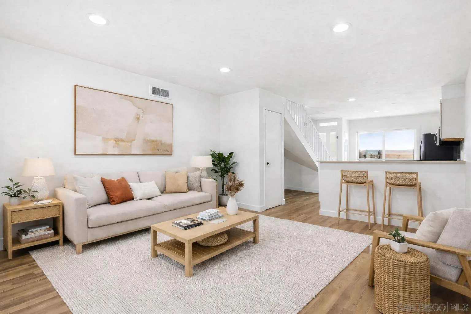 https://cdn.realtyfeed.com/cdn/127/260011364/4c1c95545ccd8642619acfb4e4ea63d4.webp