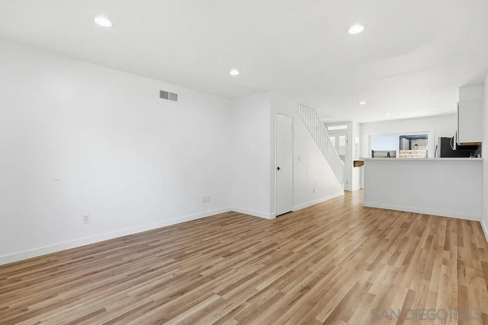 https://cdn.realtyfeed.com/cdn/127/260011364/b671690fba51f0593851dd04b9f6e2ff.webp