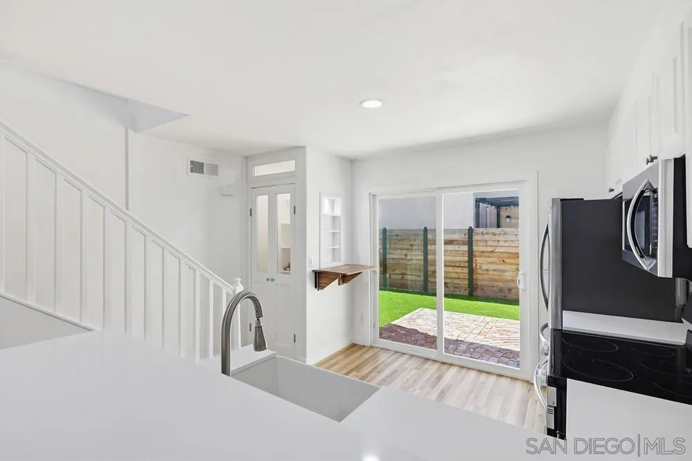https://cdn.realtyfeed.com/cdn/127/260011364/e9c186b097c1ab4db44d6409d6ec0c3b.webp