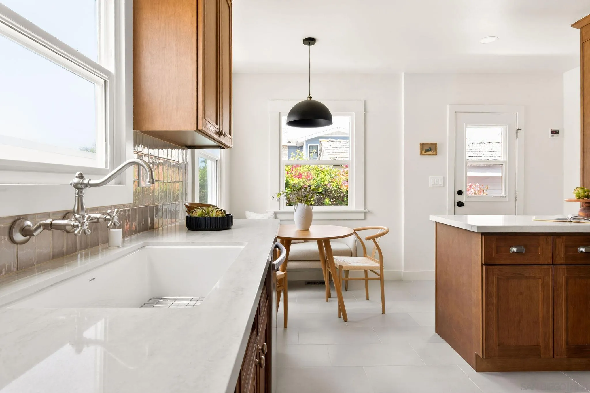 https://cdn.realtyfeed.com/cdn/127/260011365/f5947f089d6c974f4280d5852fbef08b.webp