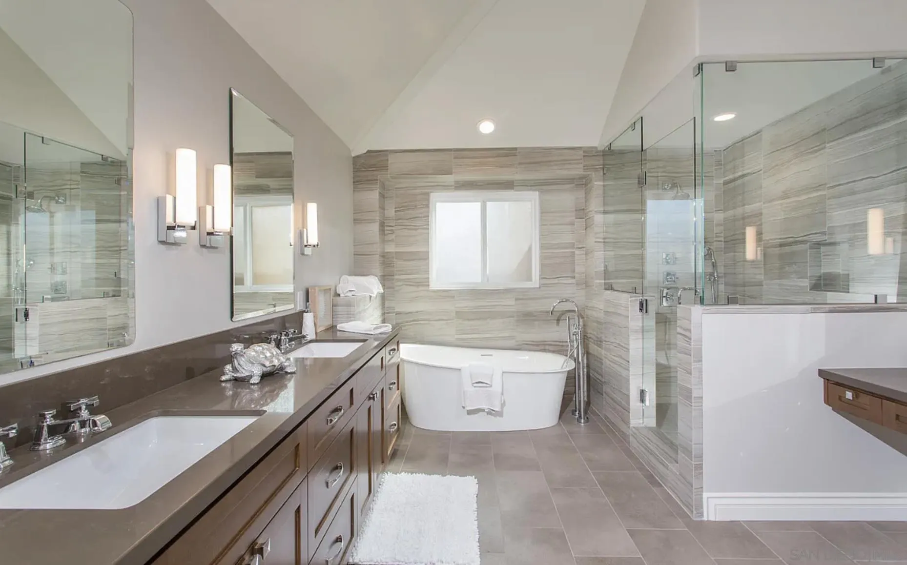 https://cdn.realtyfeed.com/cdn/127/260011366/2134ac4ff9f81adbe60fe006f6401be9.webp