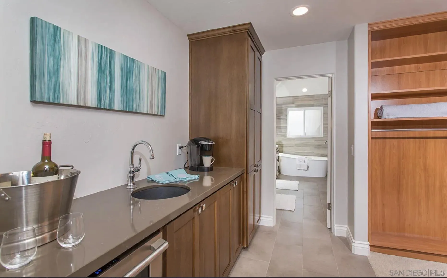 https://cdn.realtyfeed.com/cdn/127/260011366/ae6a50d2f2294daeca6e752b6329d3c1.webp