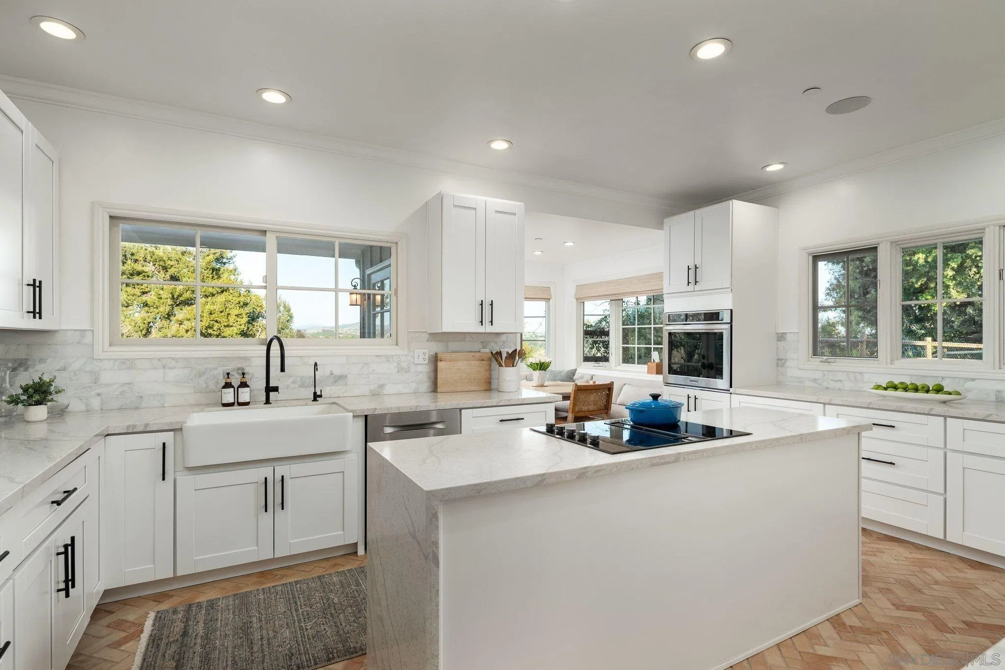 https://cdn.realtyfeed.com/cdn/127/260011369/215cfe28f919e8584f1d2df0bbf44f7a.webp