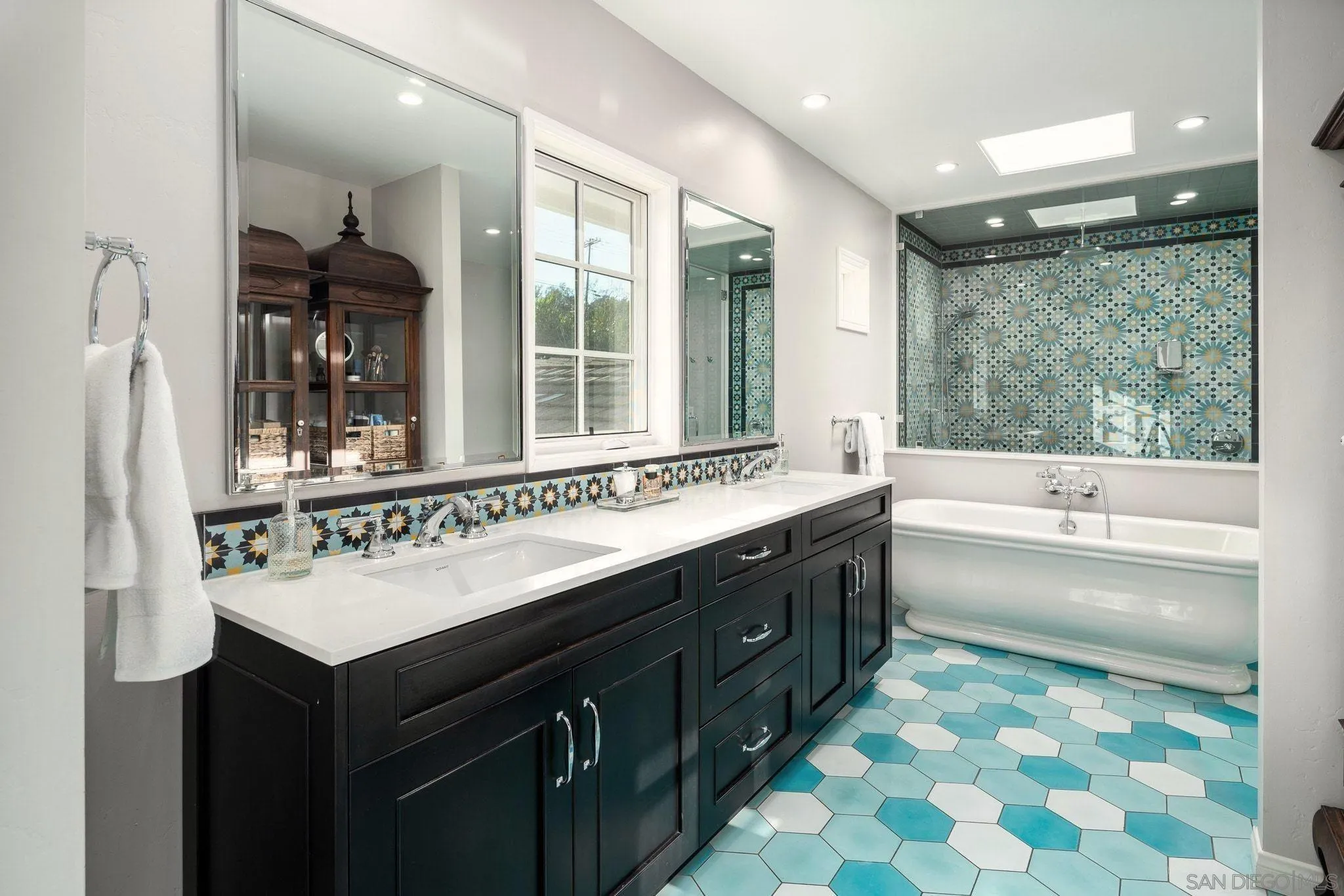 https://cdn.realtyfeed.com/cdn/127/260011369/331c6802d92de76a0b0526515e867f4d.webp