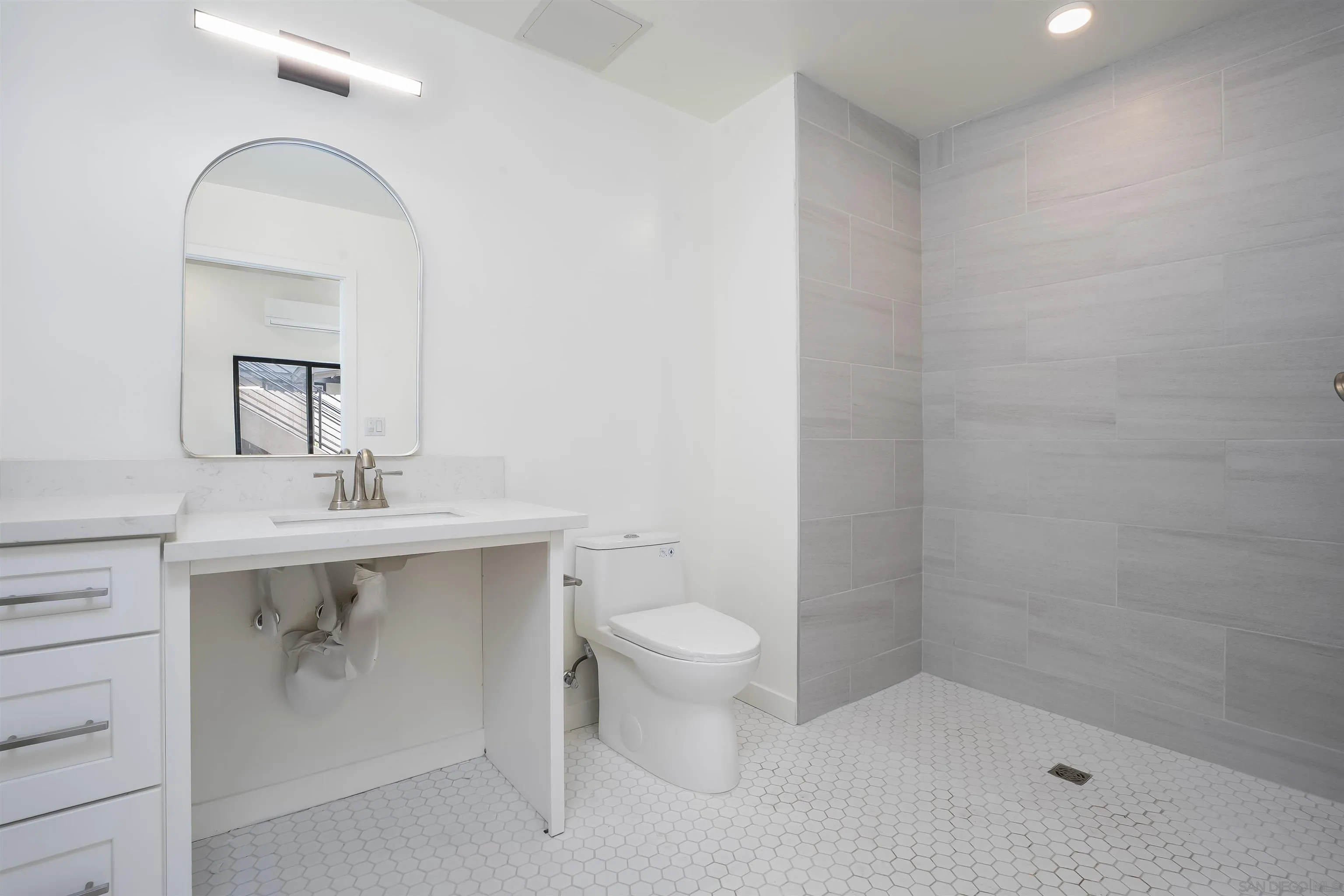 1815 La Siesta, National City, CA 91950