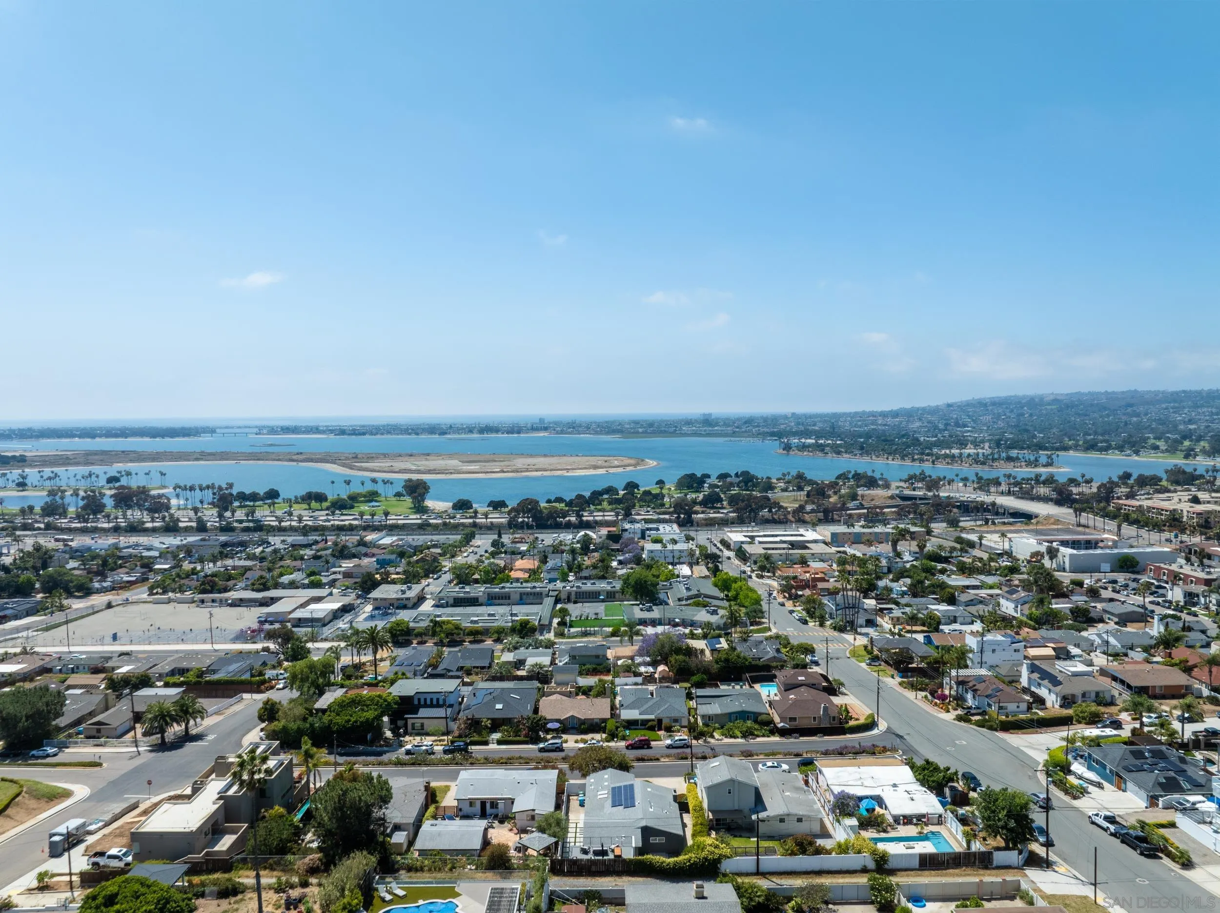 https://cdn.realtyfeed.com/cdn/127/260011375/0461b754ca92e4e80b532b588e85ef8d.webp