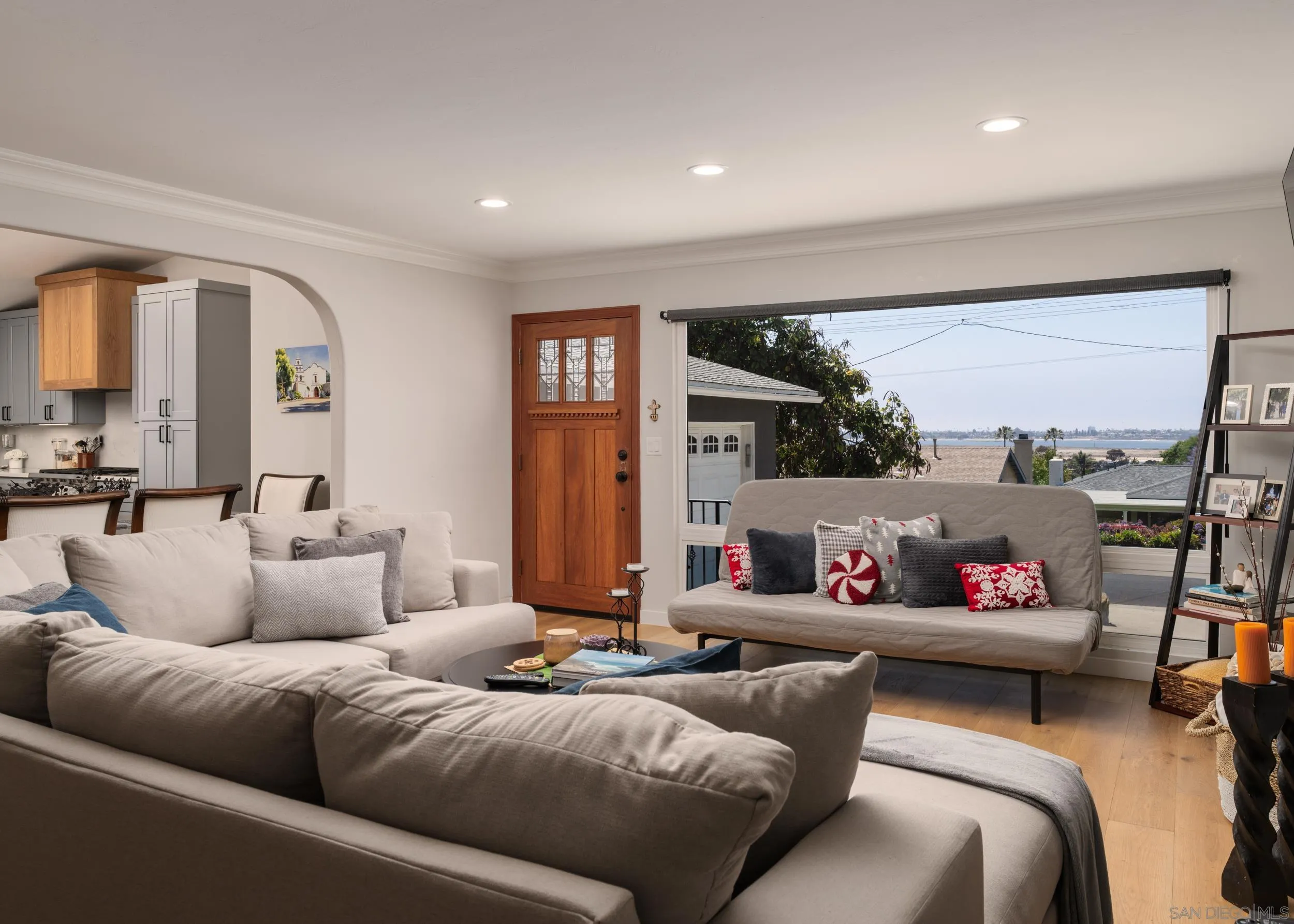 https://cdn.realtyfeed.com/cdn/127/260011375/73a61ce3ecc7a8ce47b3bcfaad962c35.webp
