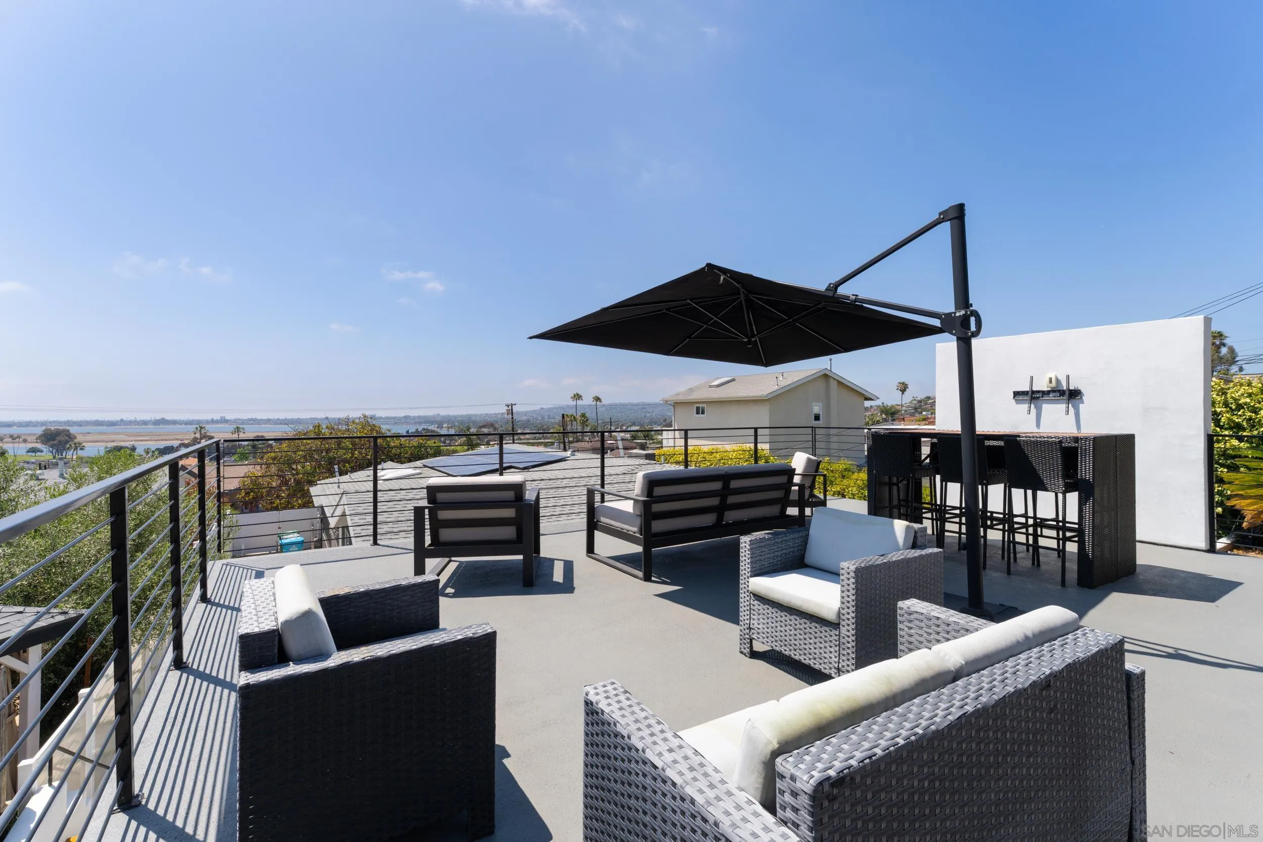 https://cdn.realtyfeed.com/cdn/127/260011375/994d20654d0e5b1d83281defee8a91bc.webp