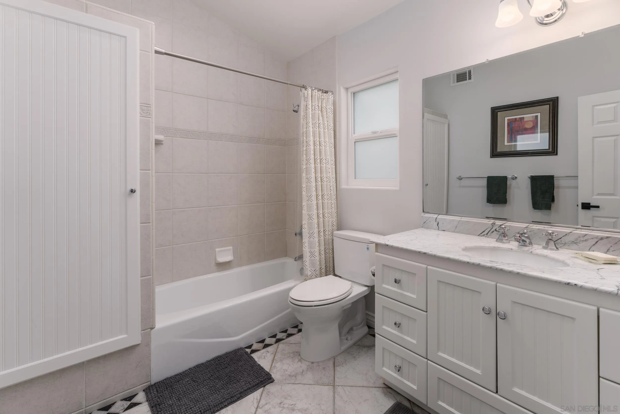https://cdn.realtyfeed.com/cdn/127/260011375/a796a49038730d998a5898933a45b245.webp