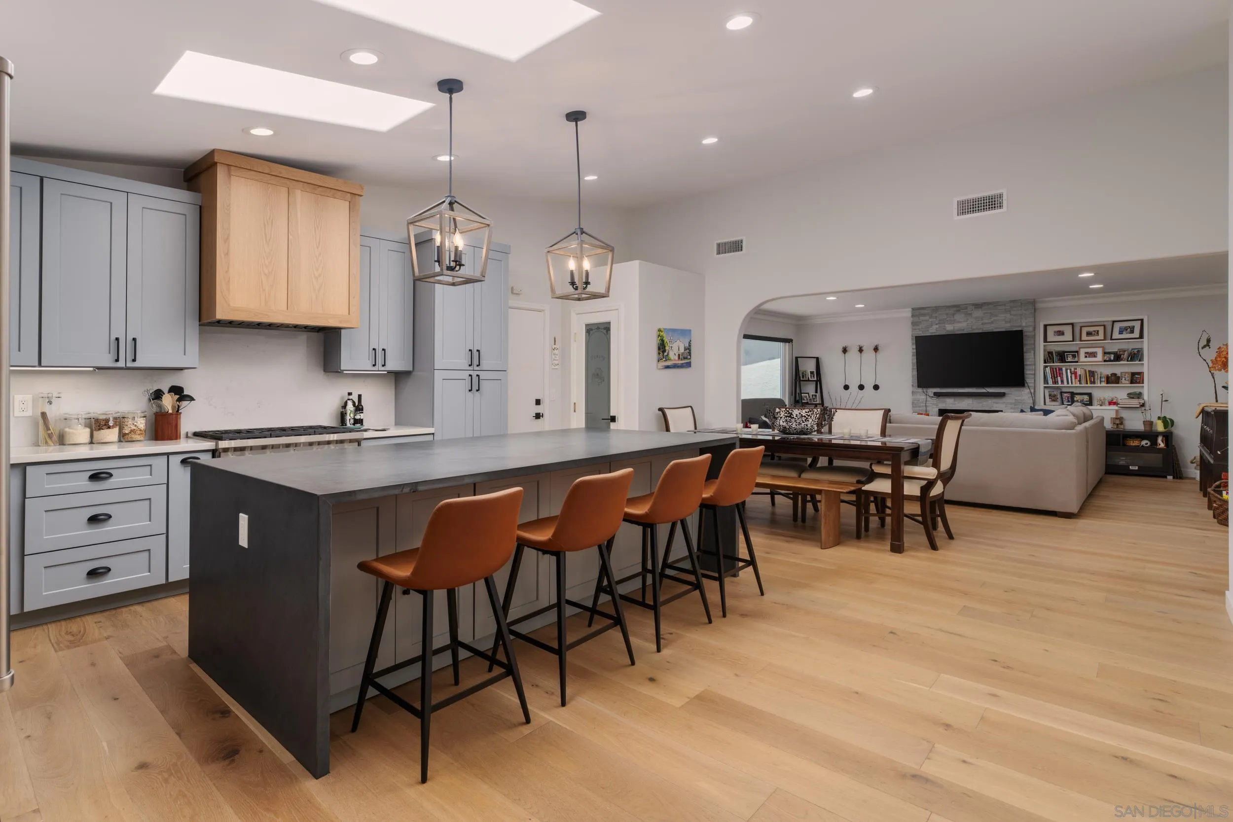 https://cdn.realtyfeed.com/cdn/127/260011375/bf19295e2a0c10115912bfa9b1179178.webp
