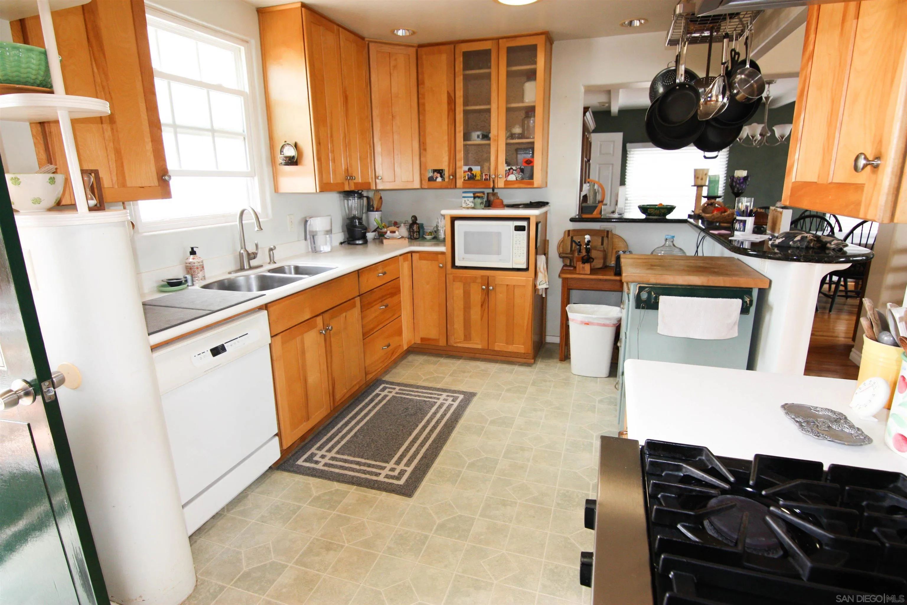 https://cdn.realtyfeed.com/cdn/127/260011379/f589f7bc3145e88b120933d73688f3ab.webp