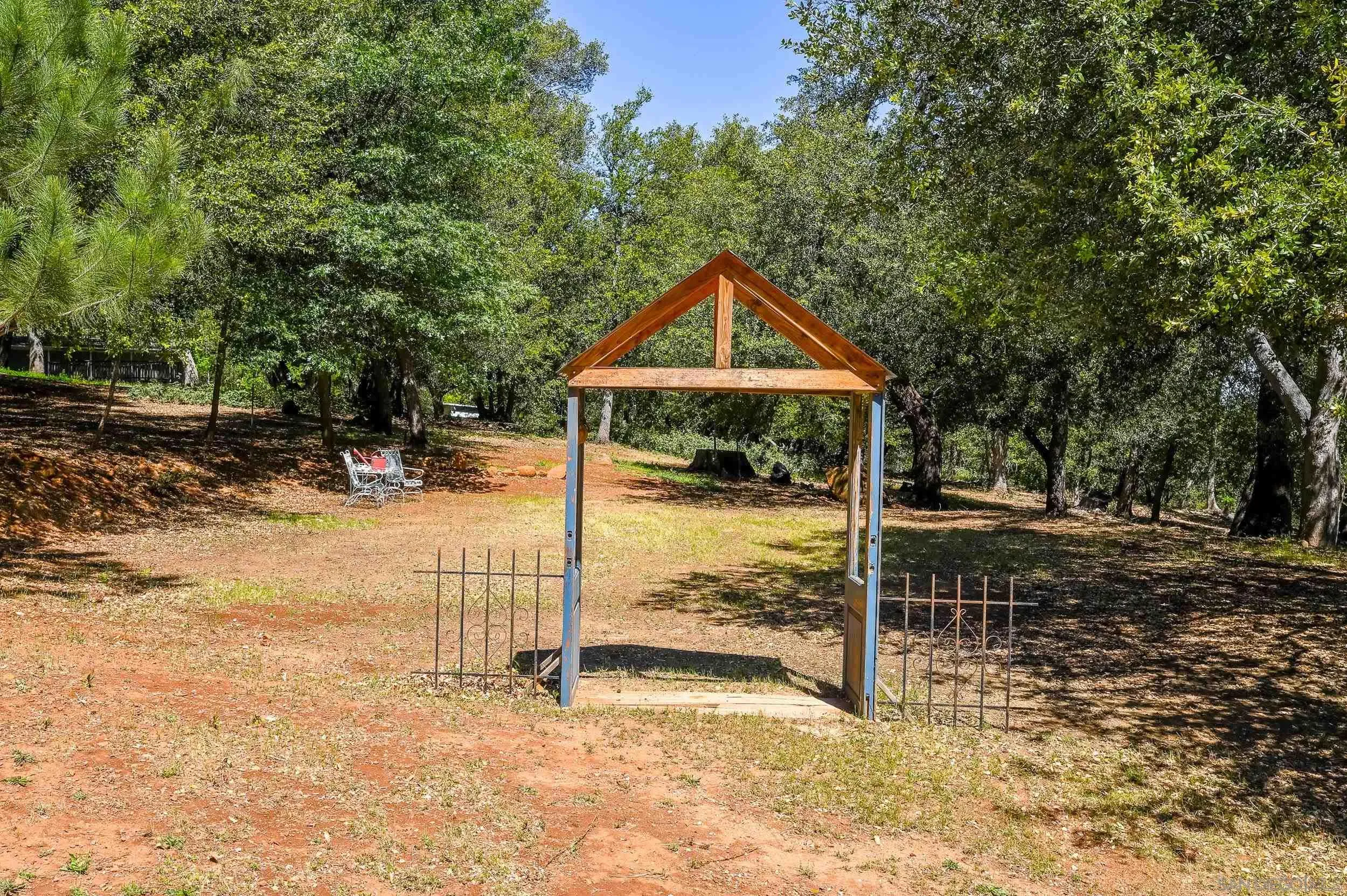 https://cdn.realtyfeed.com/cdn/127/260011380/8ce36599596552caf1682ac110a0cfbf.webp
