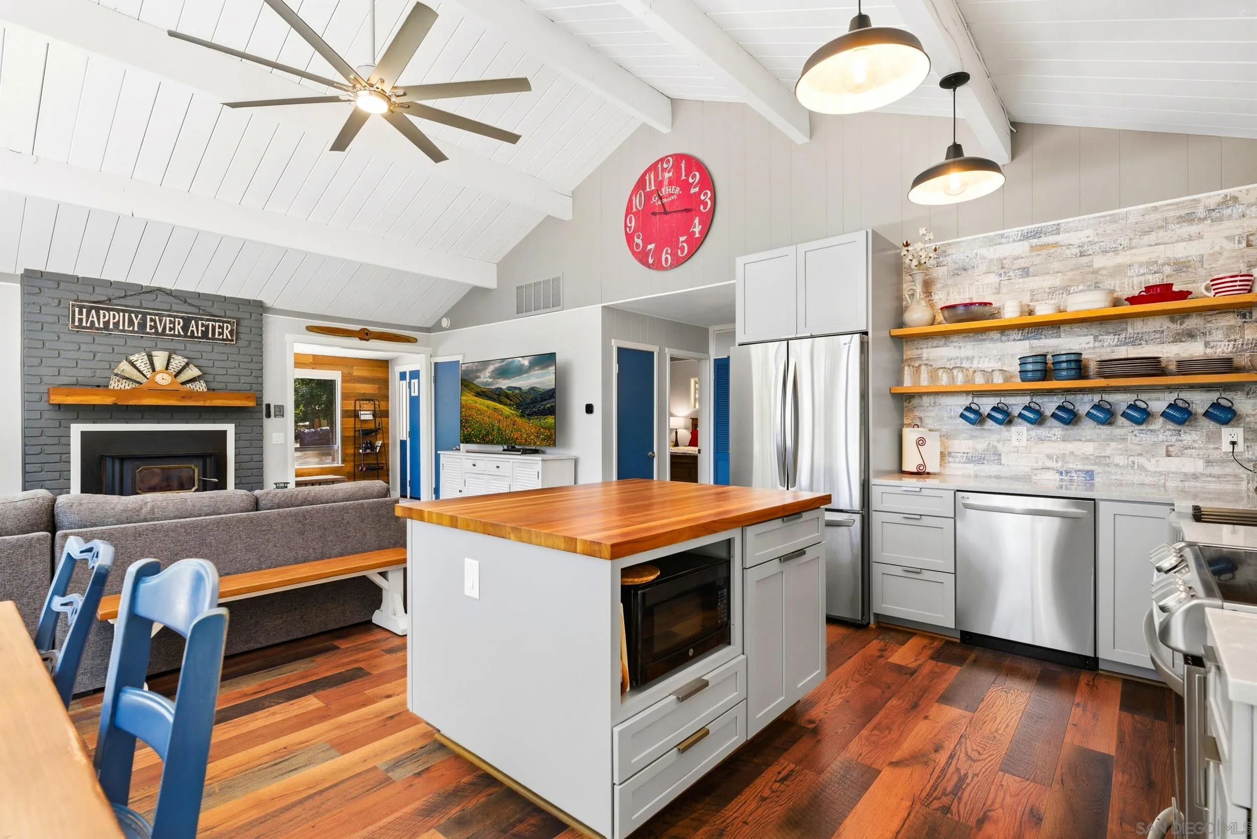 https://cdn.realtyfeed.com/cdn/127/260011380/9aae6a282b911994338d674c8b73d262.webp