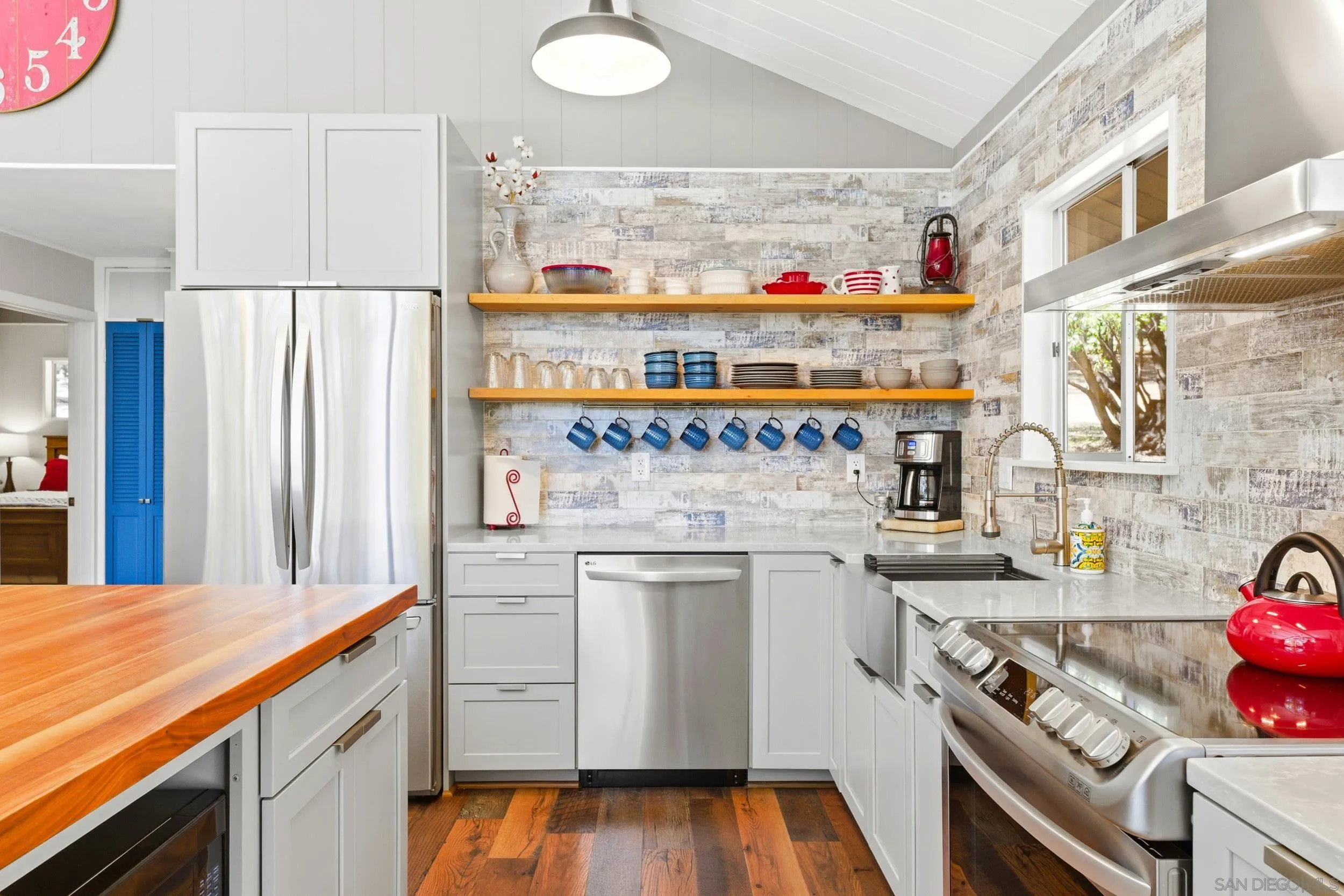 https://cdn.realtyfeed.com/cdn/127/260011380/d90d0b274ddddb050c0743bbf101d396.webp