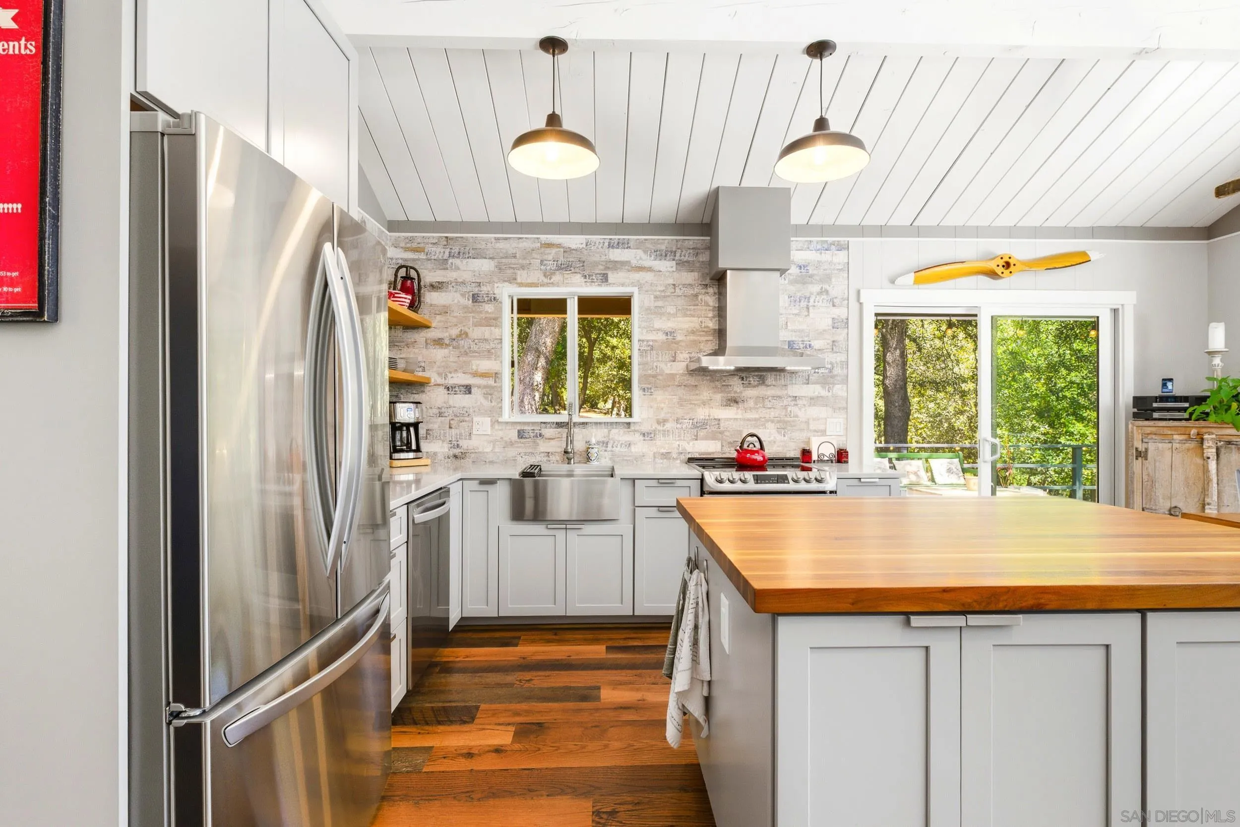 https://cdn.realtyfeed.com/cdn/127/260011380/efe29f5d0c9132ad8051ccb4a852c5c2.webp