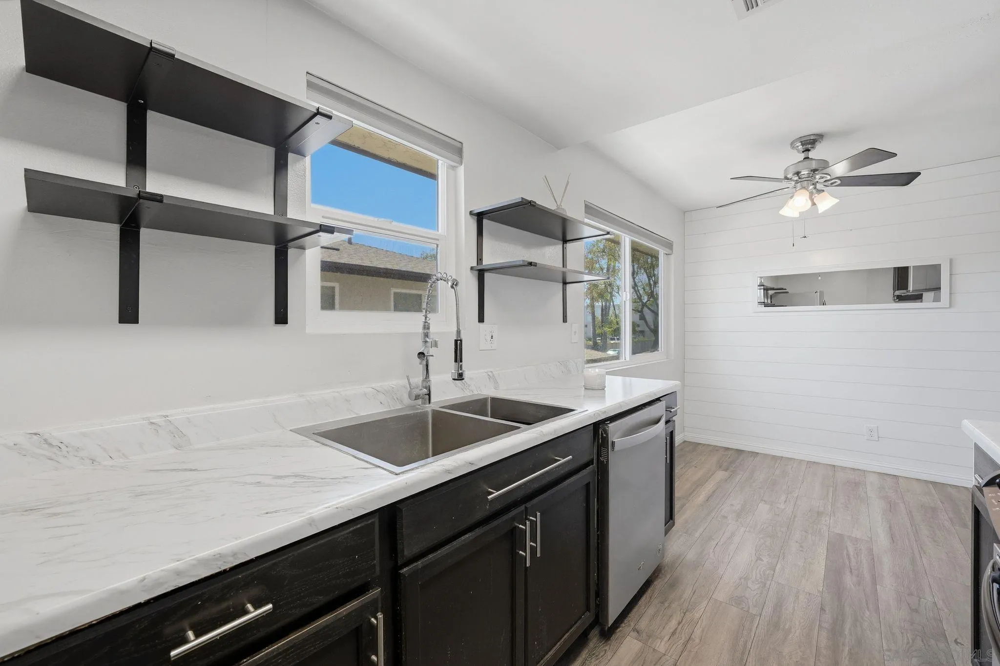 https://cdn.realtyfeed.com/cdn/127/260011381/850ad47519ca71c83278628eb9d768df.webp