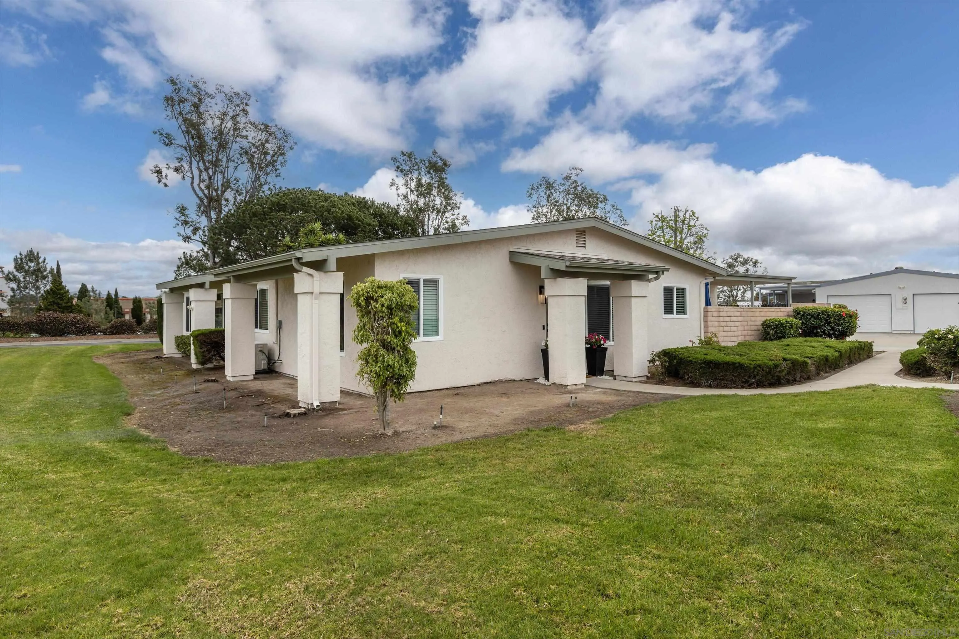 https://cdn.realtyfeed.com/cdn/127/260011382/42a7384201f6fcfa70e34196ba428b8e.webp