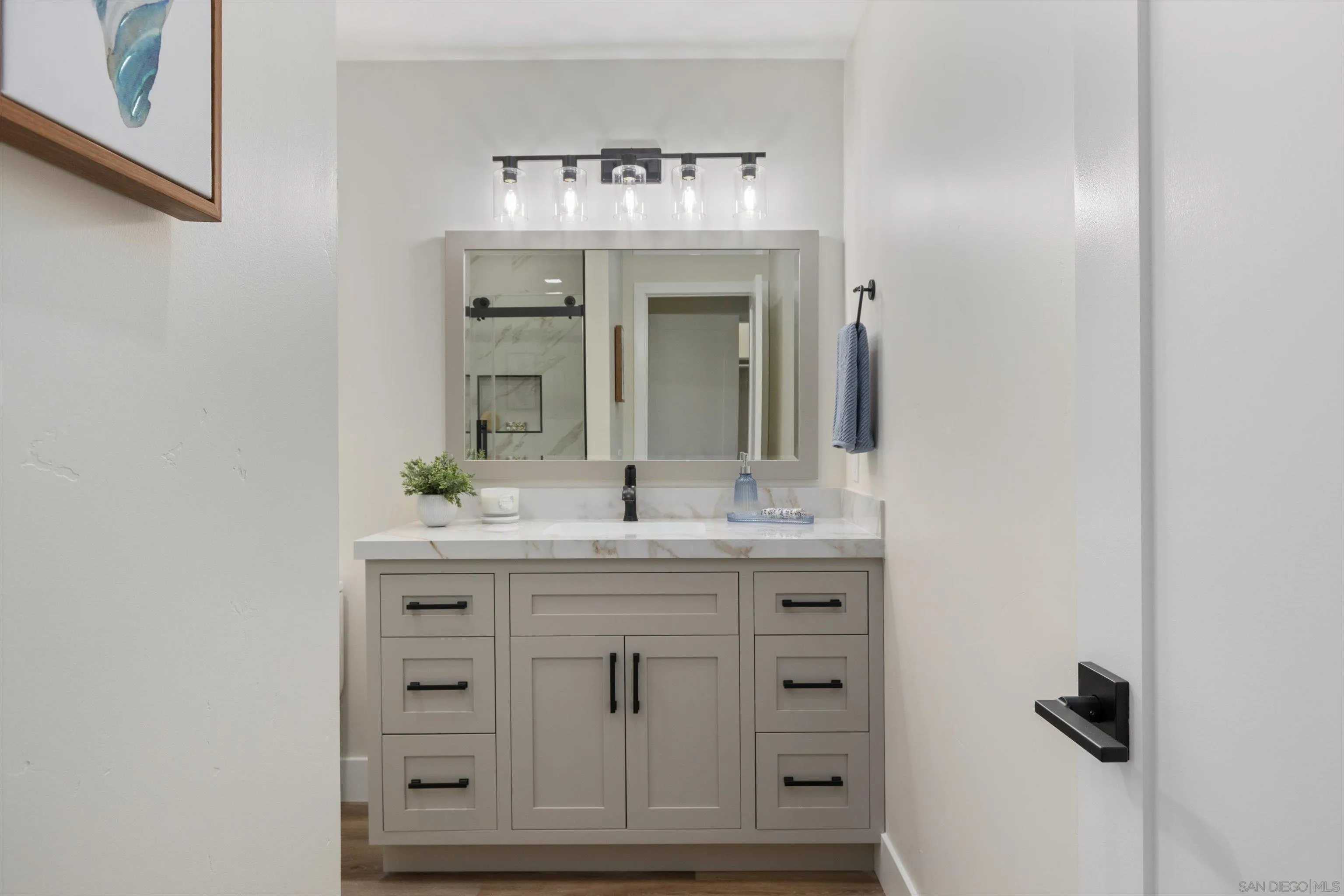 https://cdn.realtyfeed.com/cdn/127/260011382/a2c4037b3afe82145e39586ae87299f9.webp