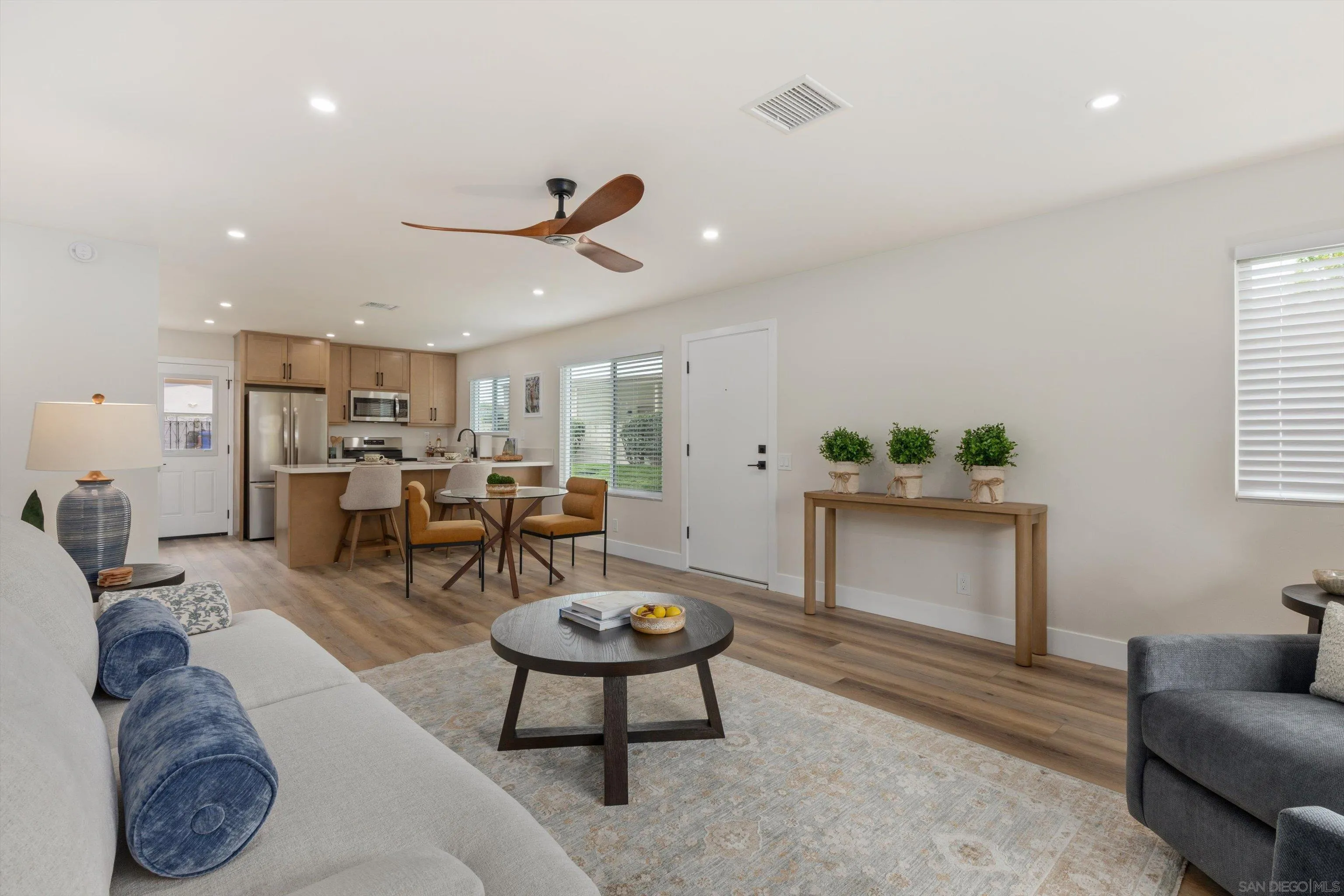 https://cdn.realtyfeed.com/cdn/127/260011382/de0e55ef105416ca40ab5e0aa80d1587.webp