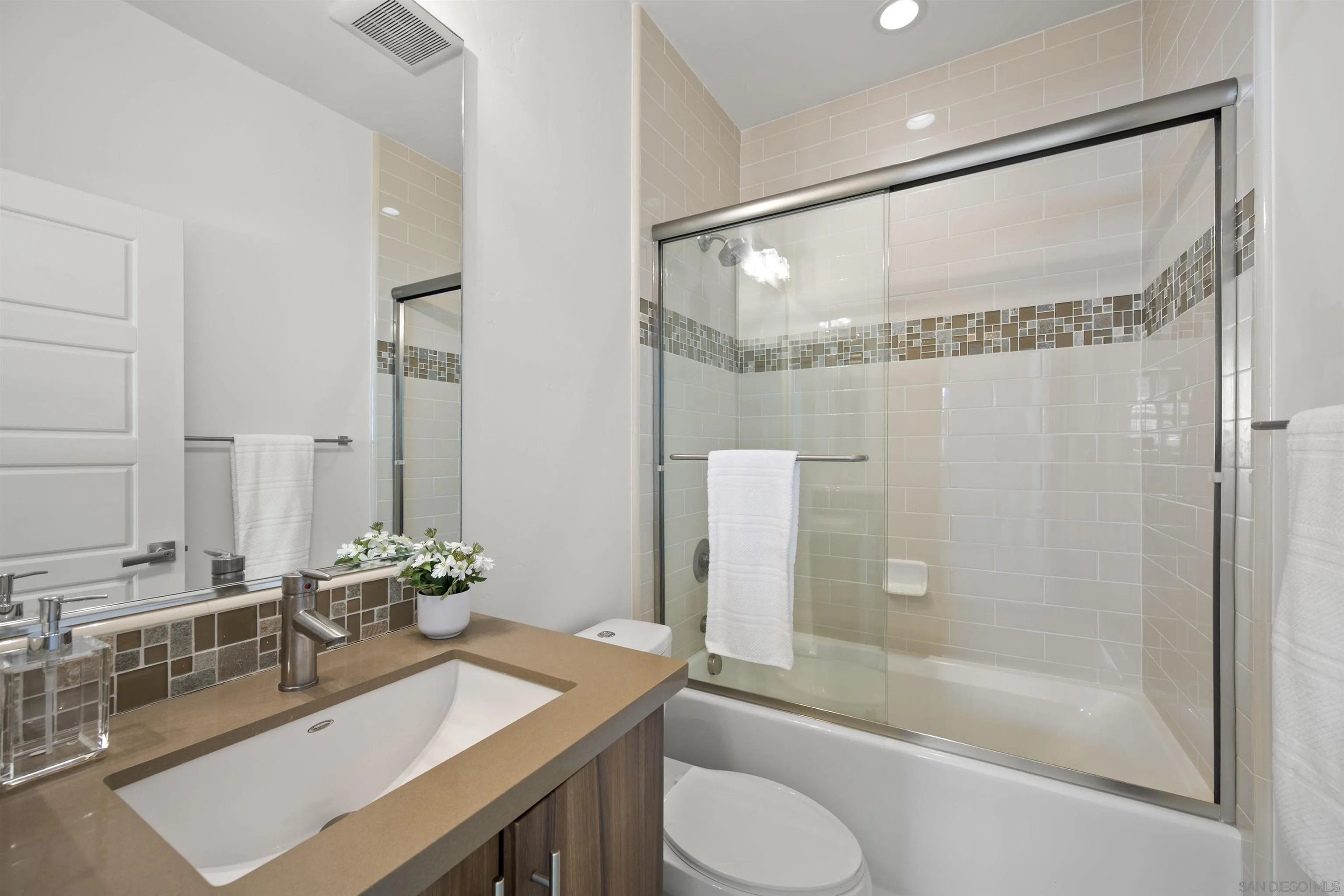 Photo #39: 260011387 Listing: Photo #39