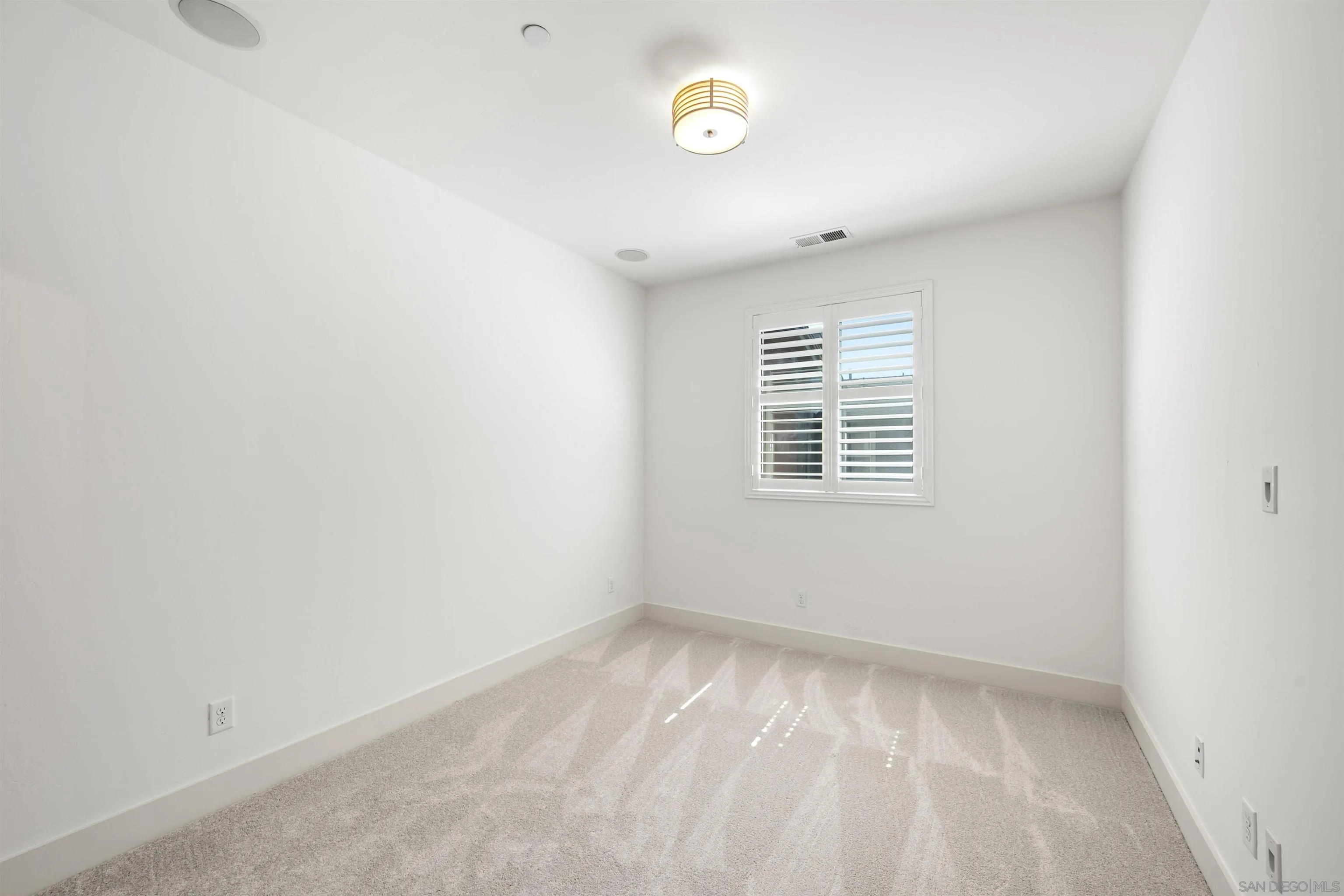 Photo #37: 260011387 Listing: Photo #37