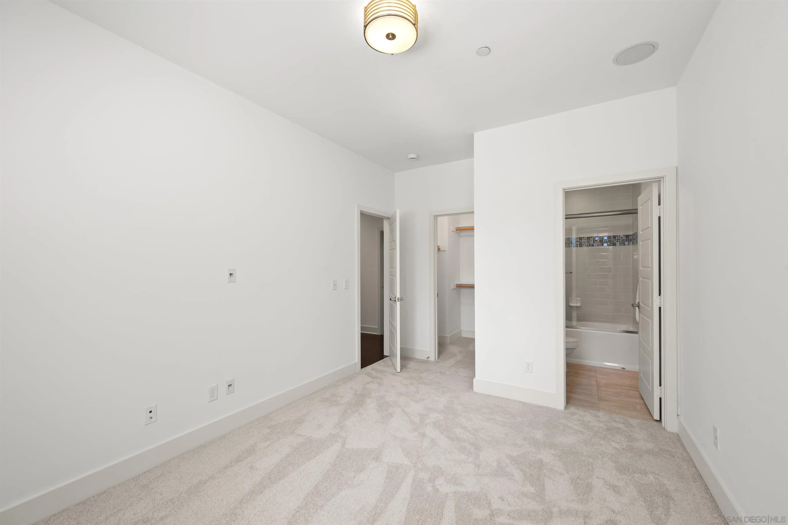 Photo #38: 260011387 Listing: Photo #38