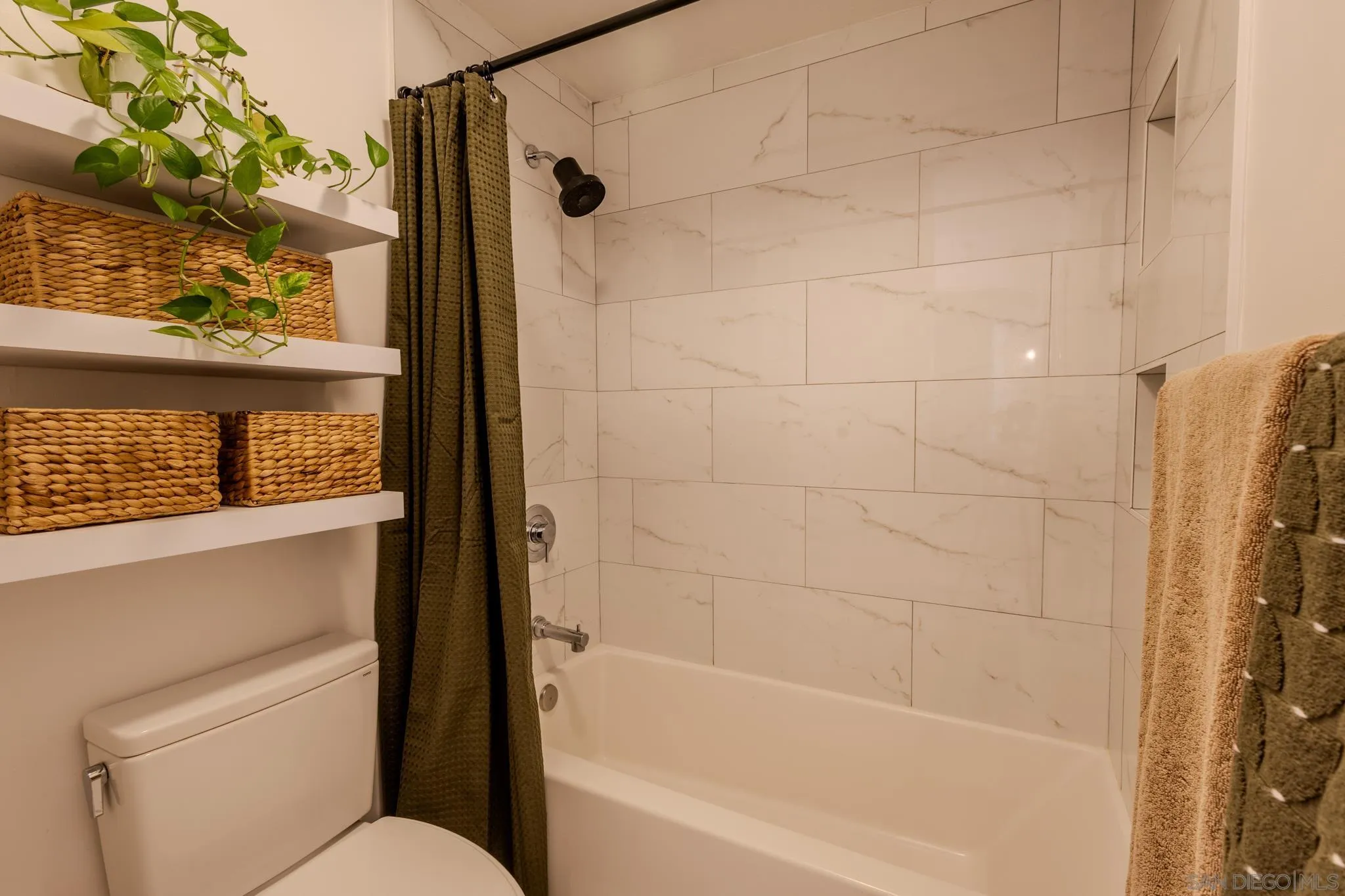 Photo #18: 260011389 Listing: Photo #18