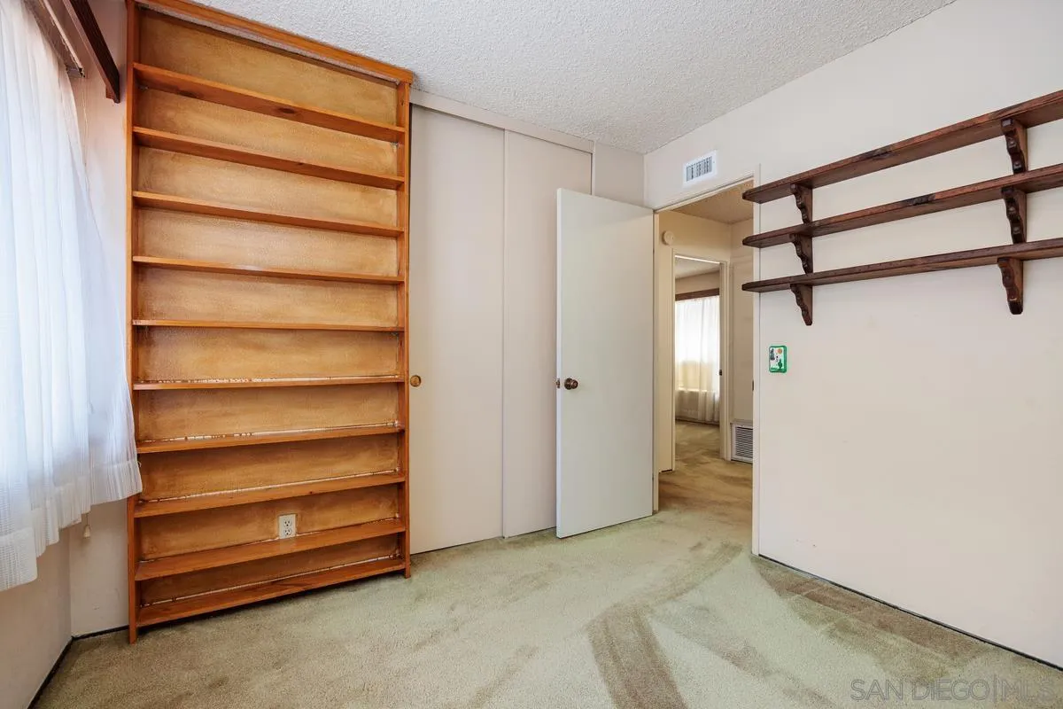 https://cdn.realtyfeed.com/cdn/127/260011391/4bfc83dc1c7d5ad4d6c28068643c117b.webp