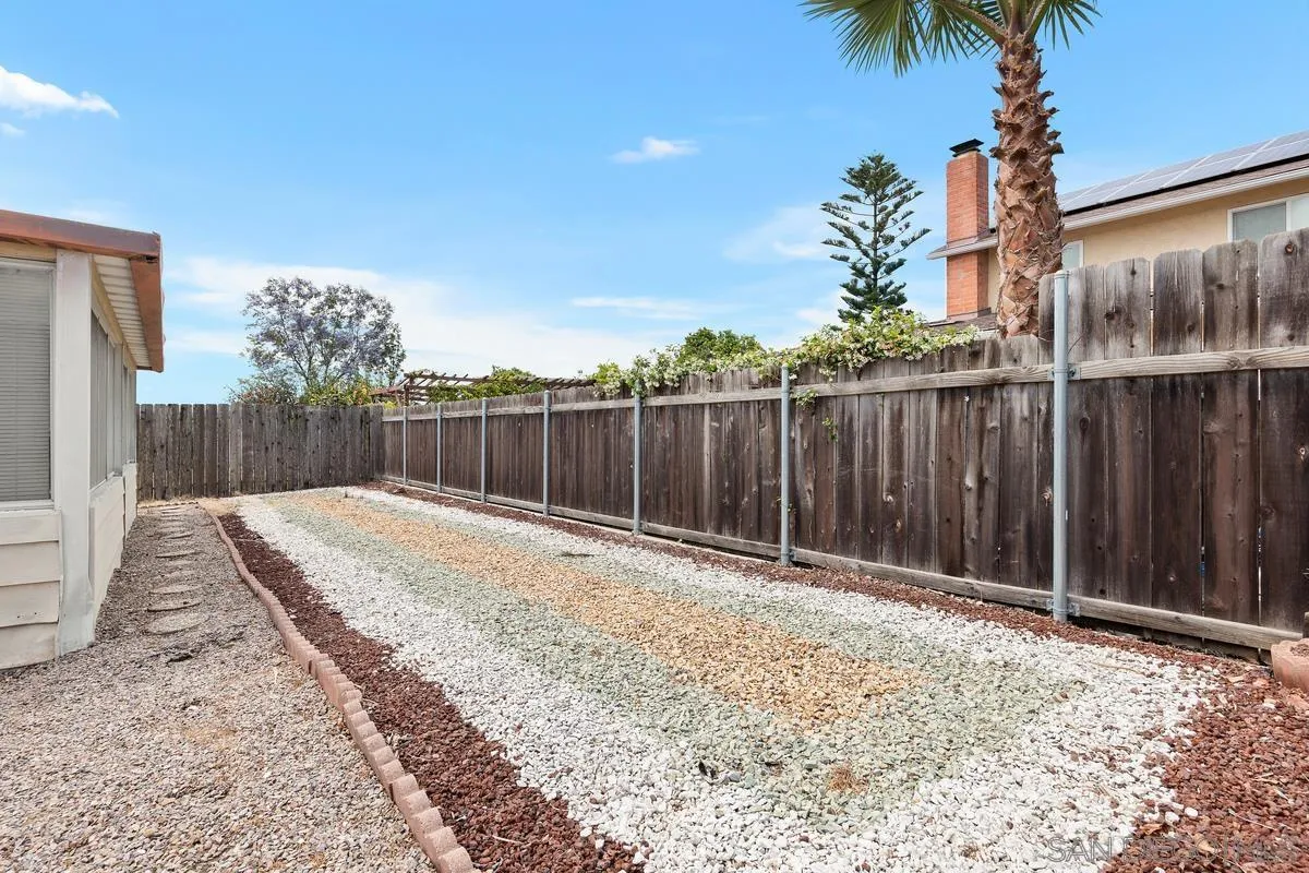 https://cdn.realtyfeed.com/cdn/127/260011391/814372e5670720d413f5eb39c1e176f1.webp