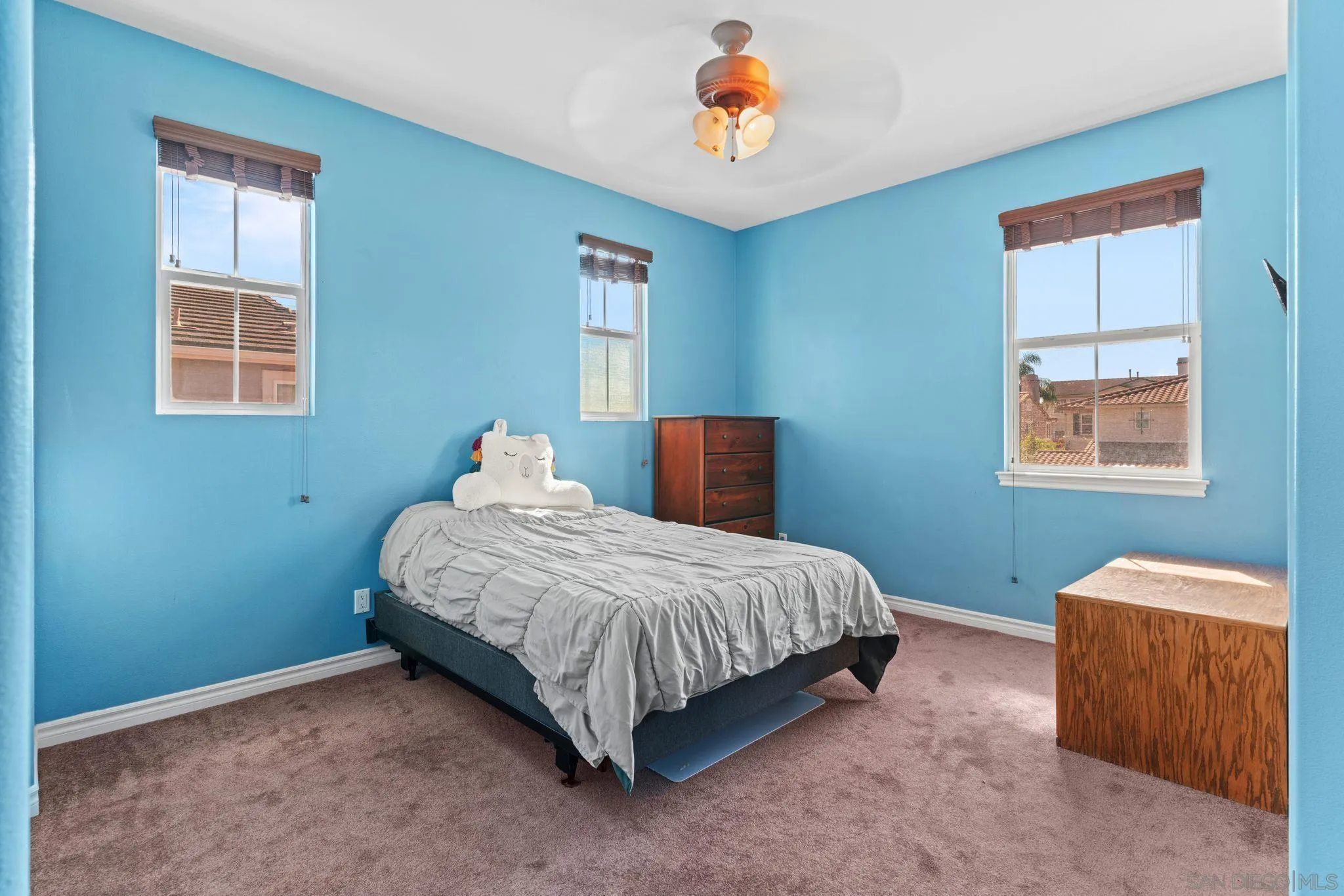 https://cdn.realtyfeed.com/cdn/127/260011392/6f8605202bda8d485d87377b67417a1a.webp